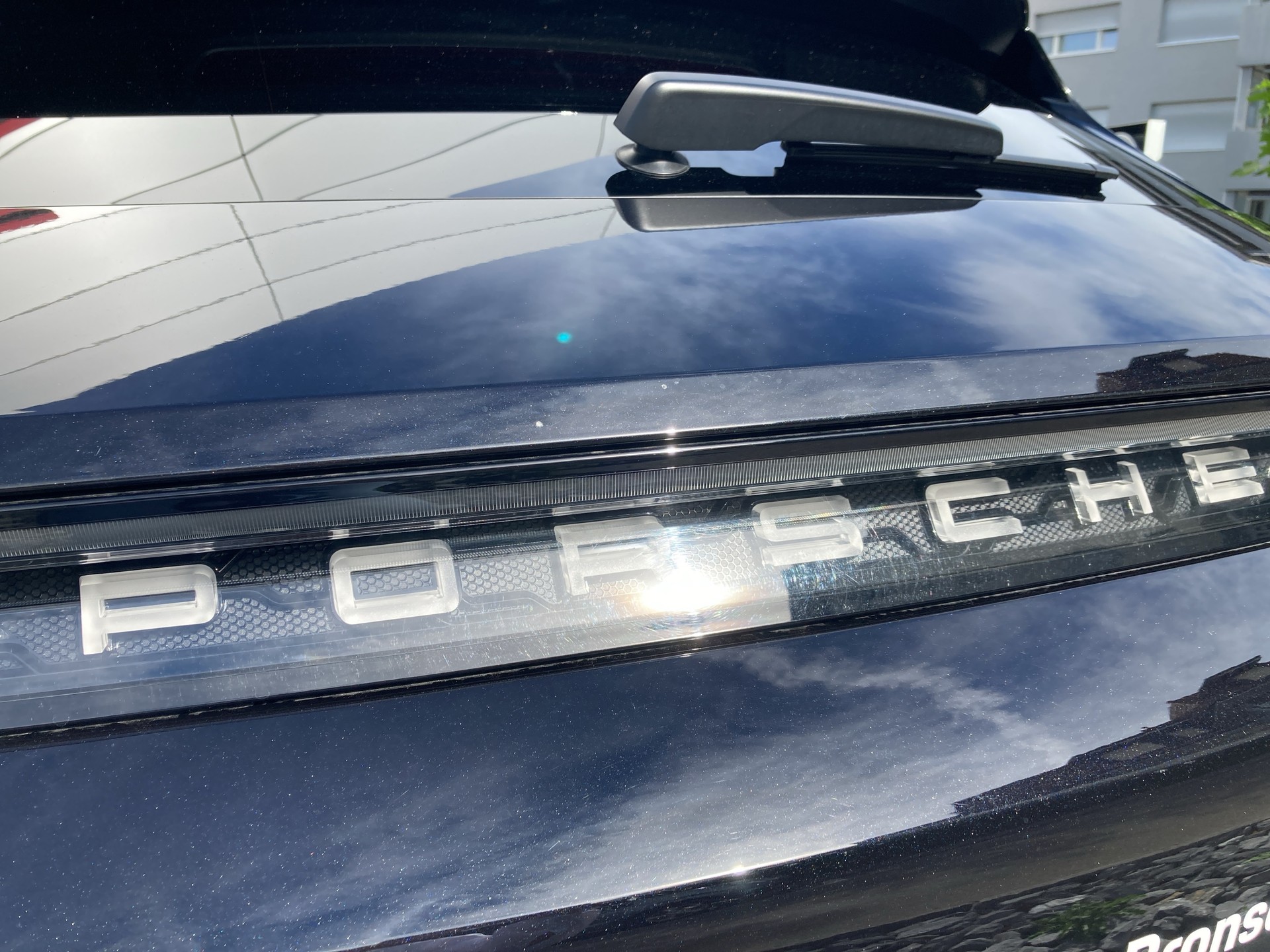 PORSCHE Taycan 4 Cross Turismo-image-26