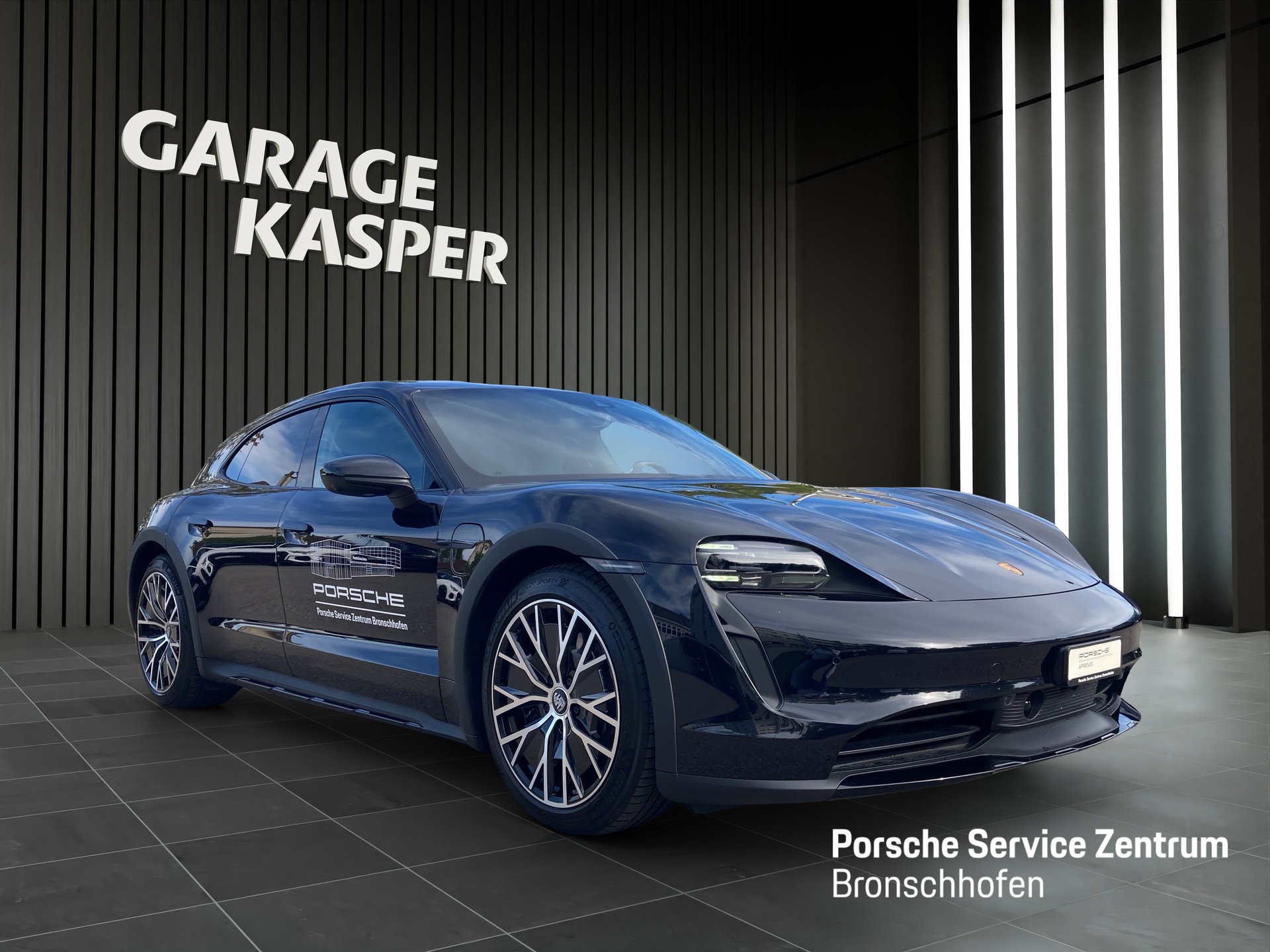 PORSCHE Taycan 4 Cross Turismo-image-6