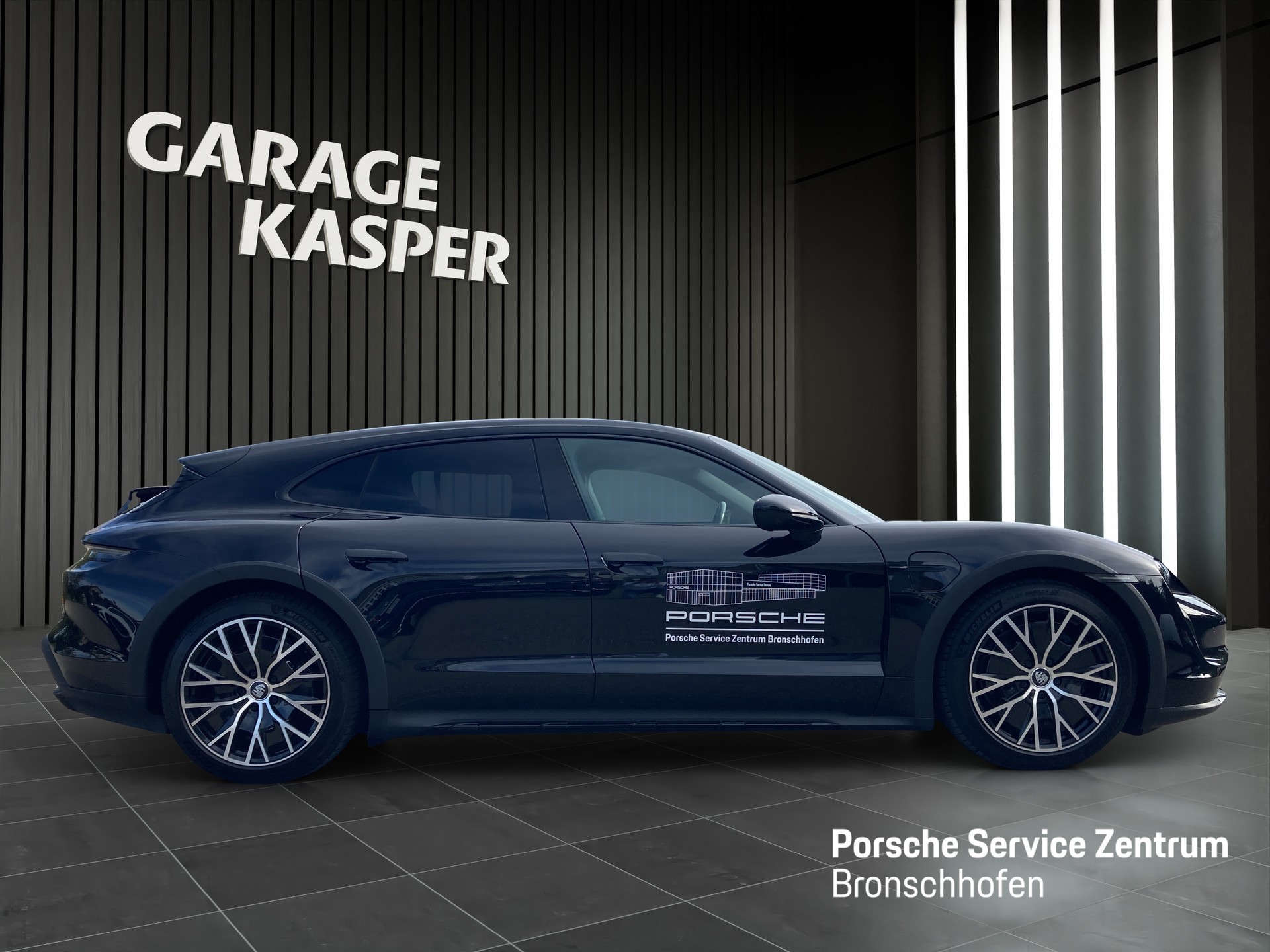 PORSCHE Taycan 4 Cross Turismo-image-5