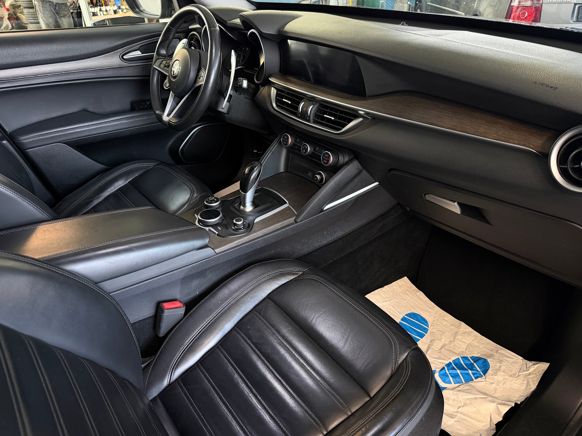 ALFA ROMEO Stelvio 2.0 First Edition Q4 Automatic | CH-Auto | Navi | Leder-image-8