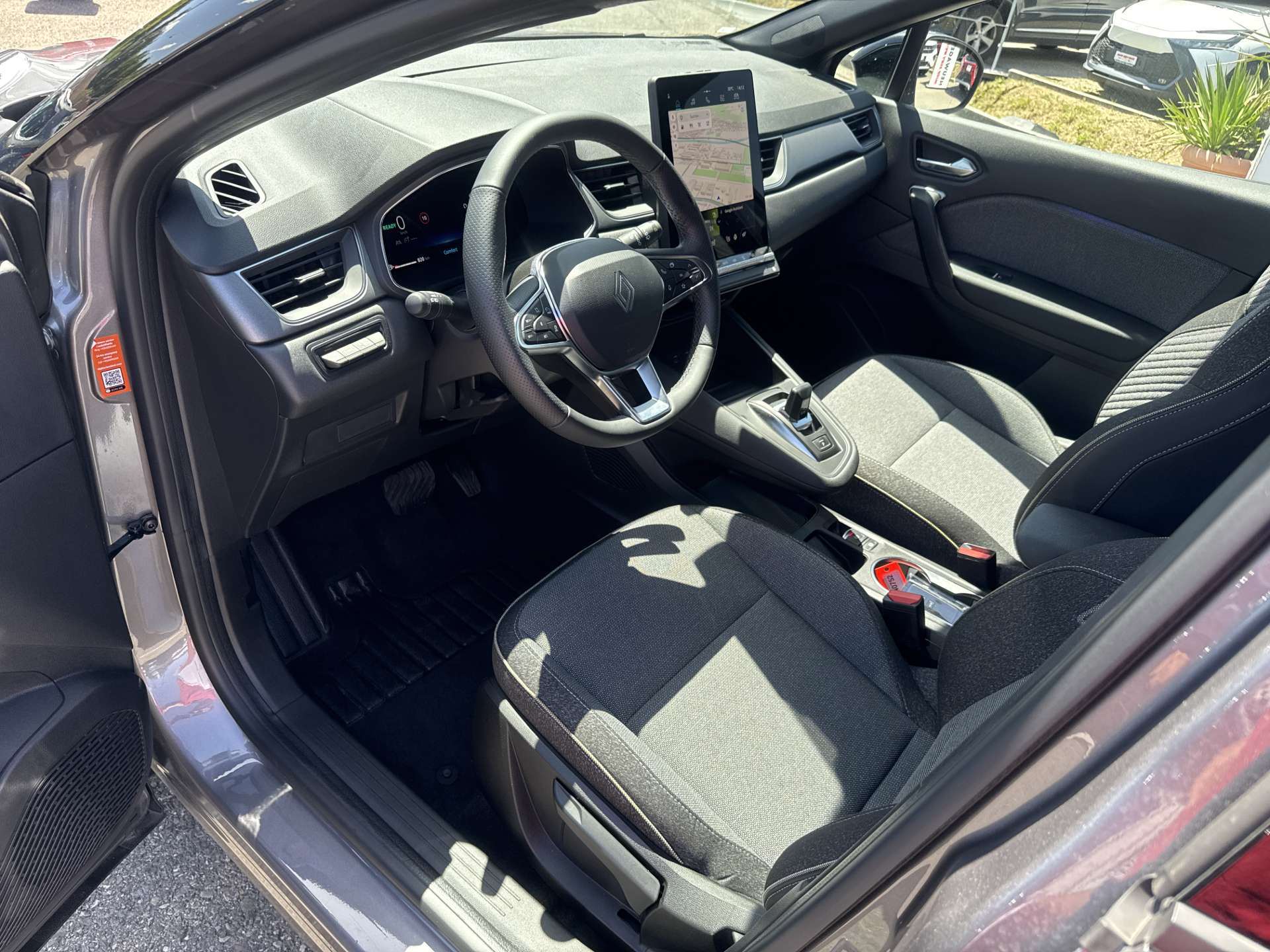 RENAULT Captur 1.8 E-Tech 160 Techno DHT-Automat-image-5