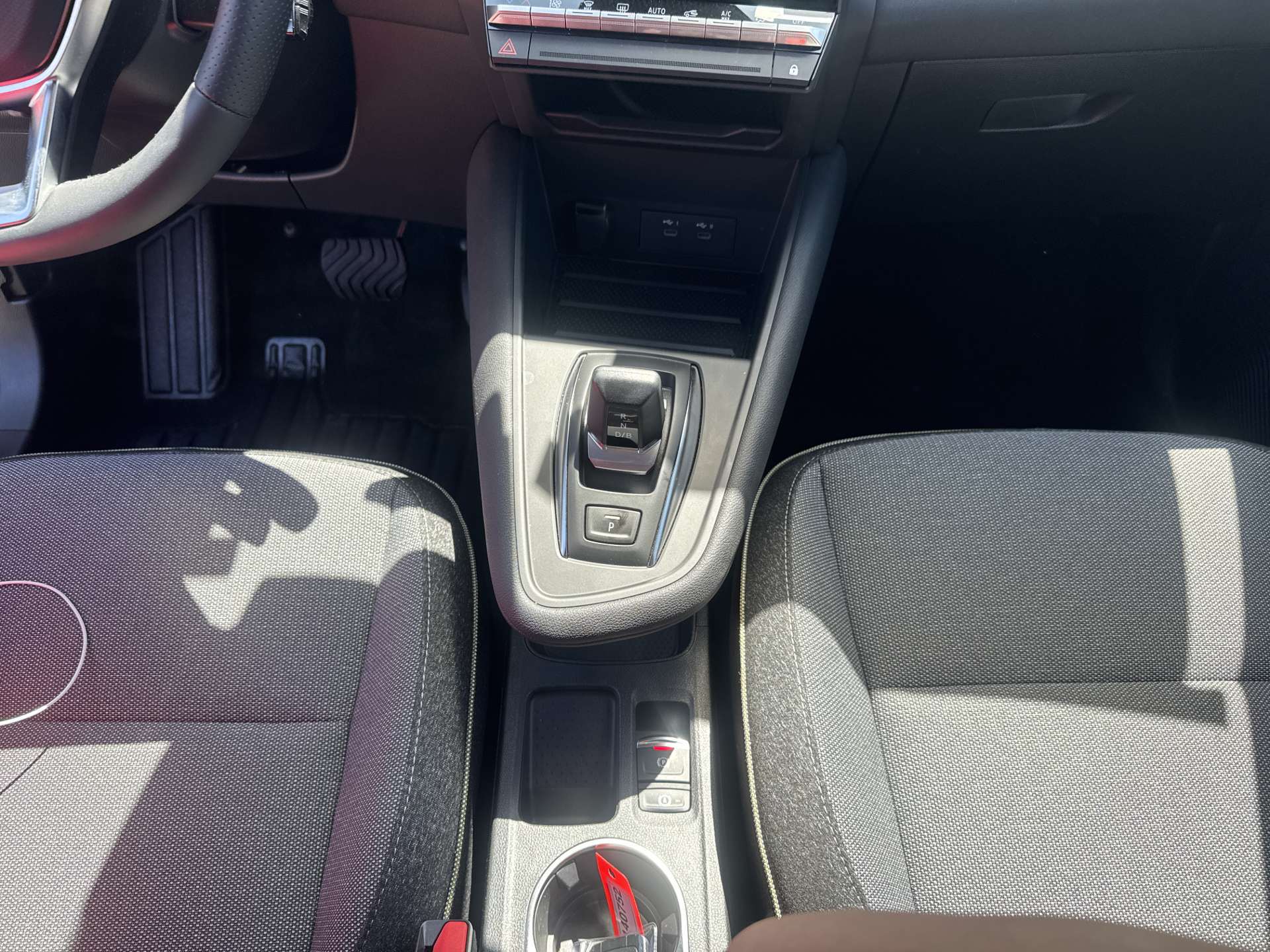 RENAULT Captur 1.8 E-Tech 160 Techno DHT-Automat-image-11