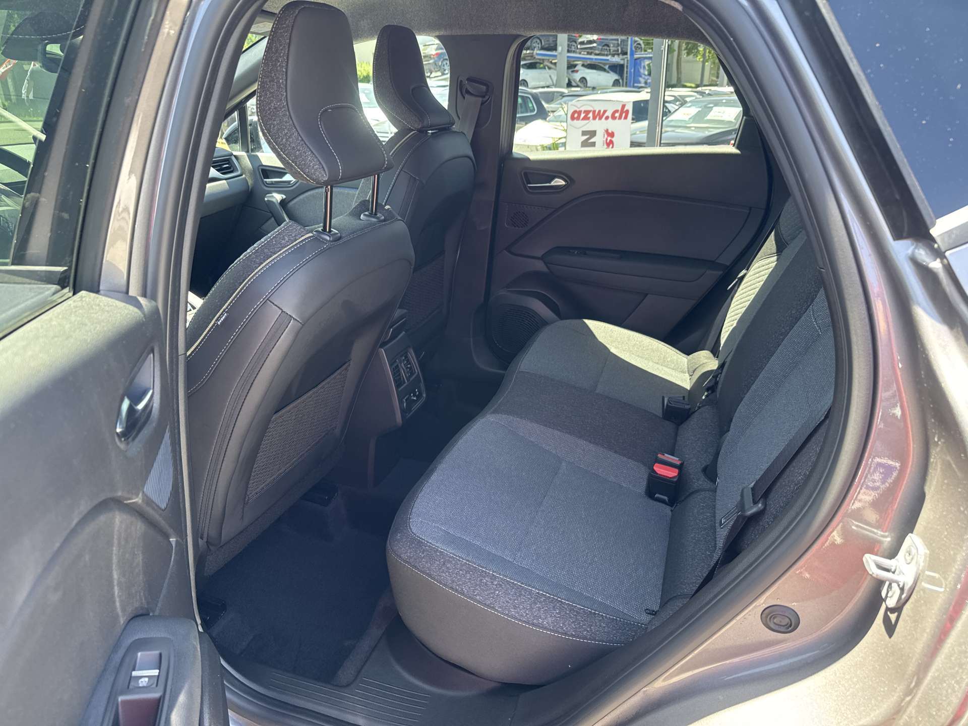 RENAULT Captur 1.8 E-Tech 160 Techno DHT-Automat-image-6