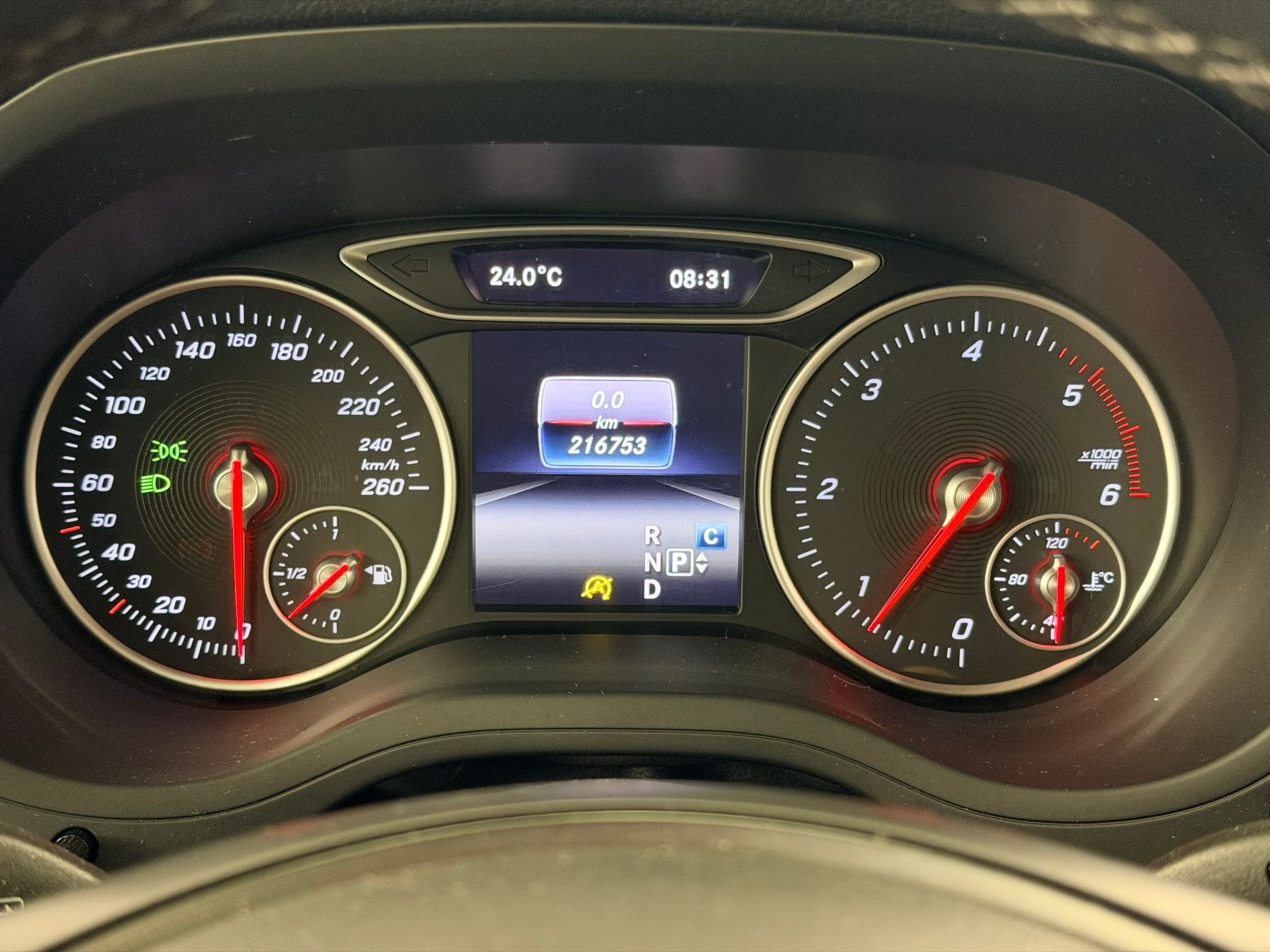 MERCEDES-BENZ B 220 CDI Style 4Matic 7G-DCT-image-11
