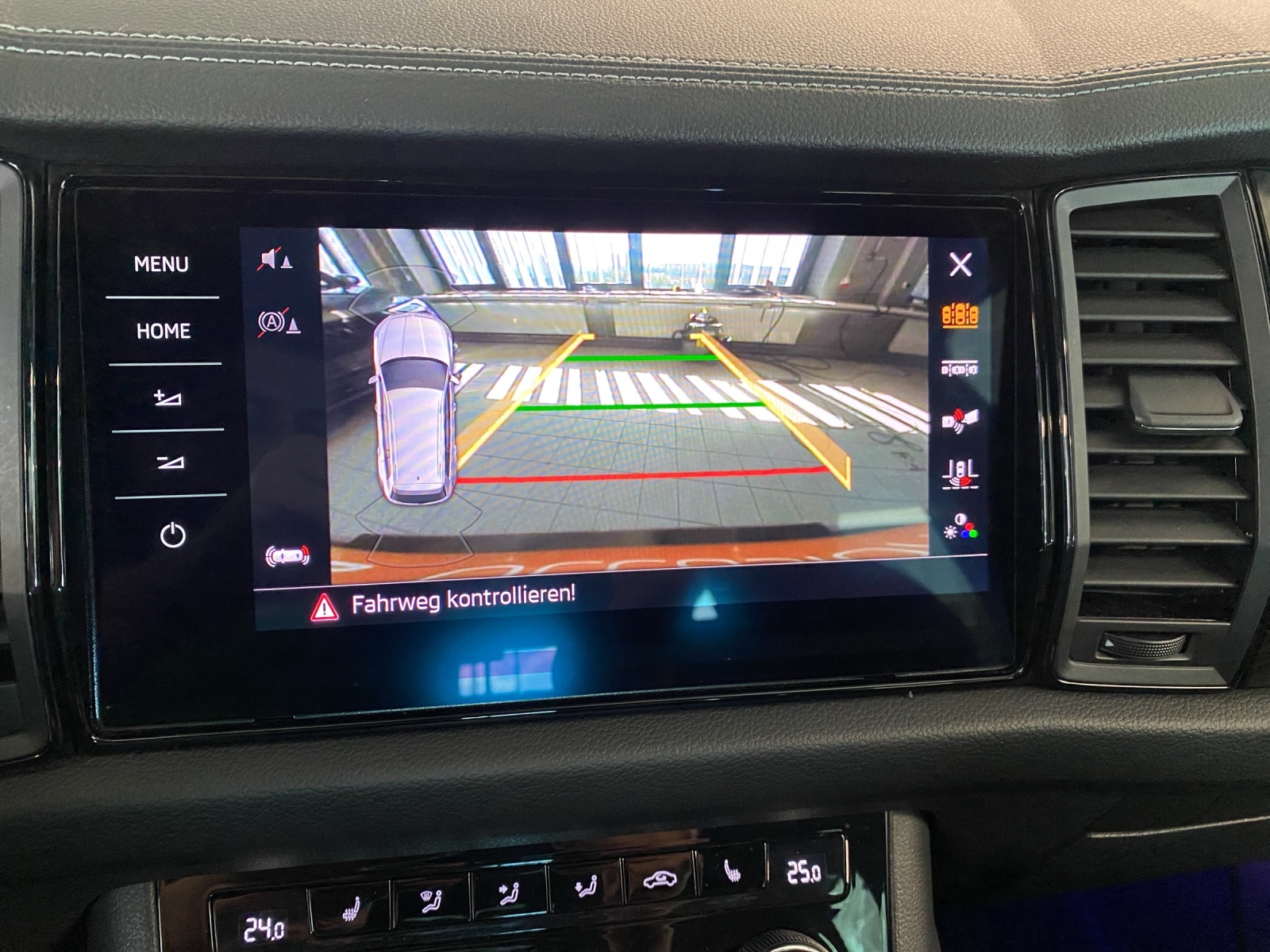 SKODA Kodiaq 2.0 TSI 4x4 SportLine-image-15