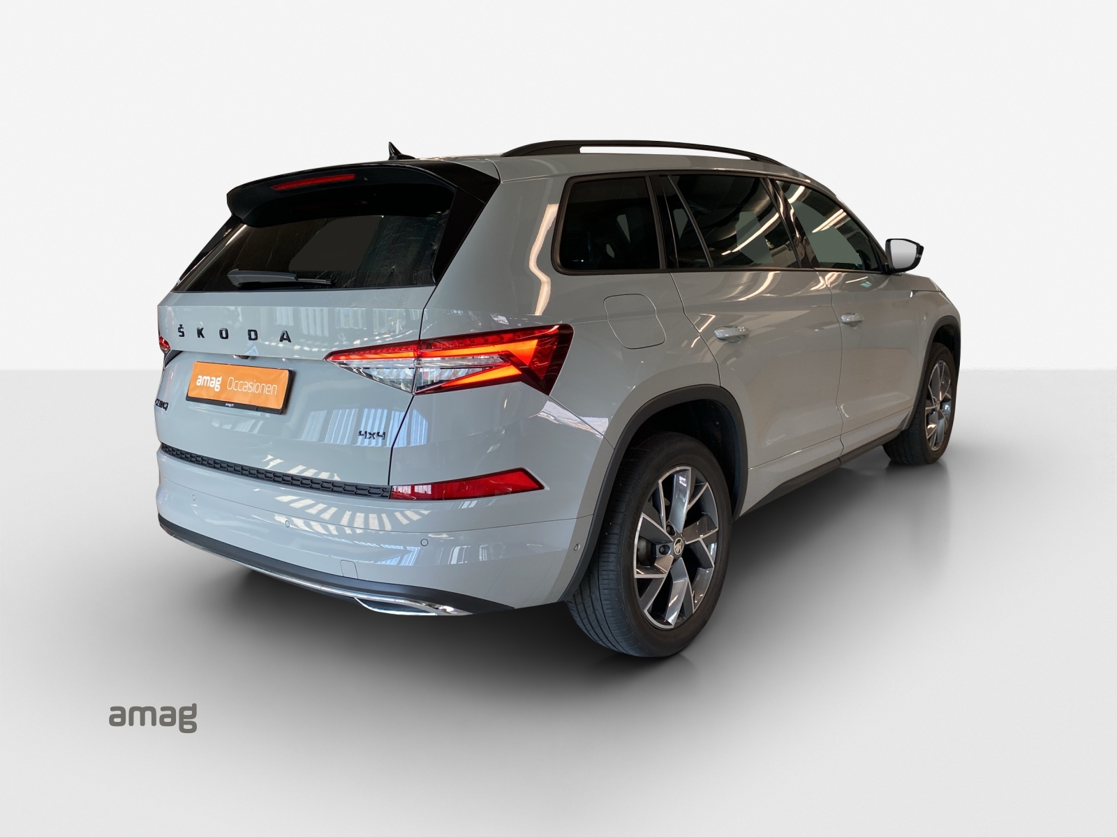 SKODA Kodiaq 2.0 TSI 4x4 SportLine-image-4