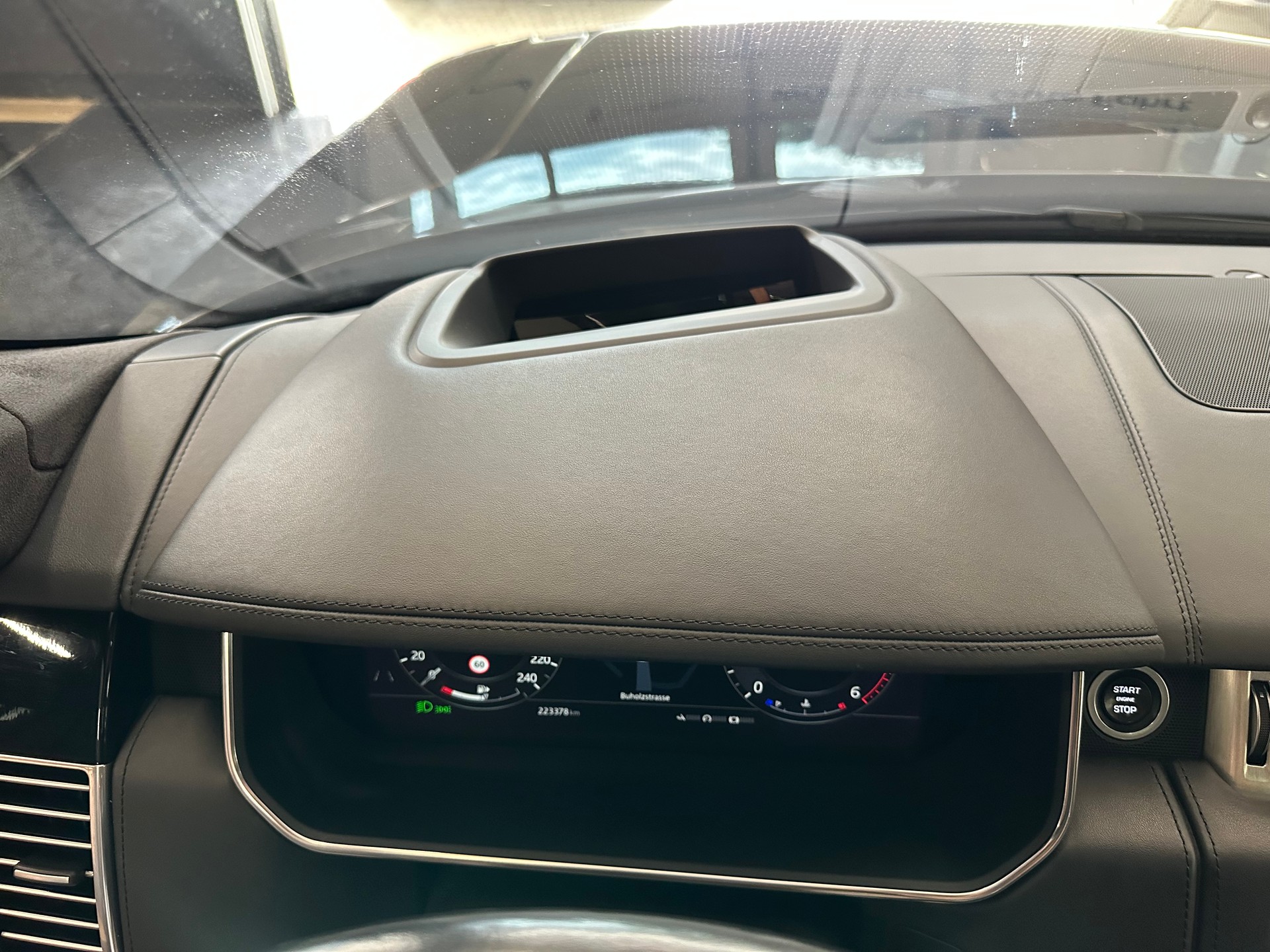 LAND ROVER Range Rover 4.4 SDV8 Autobiography Automatic-image-26