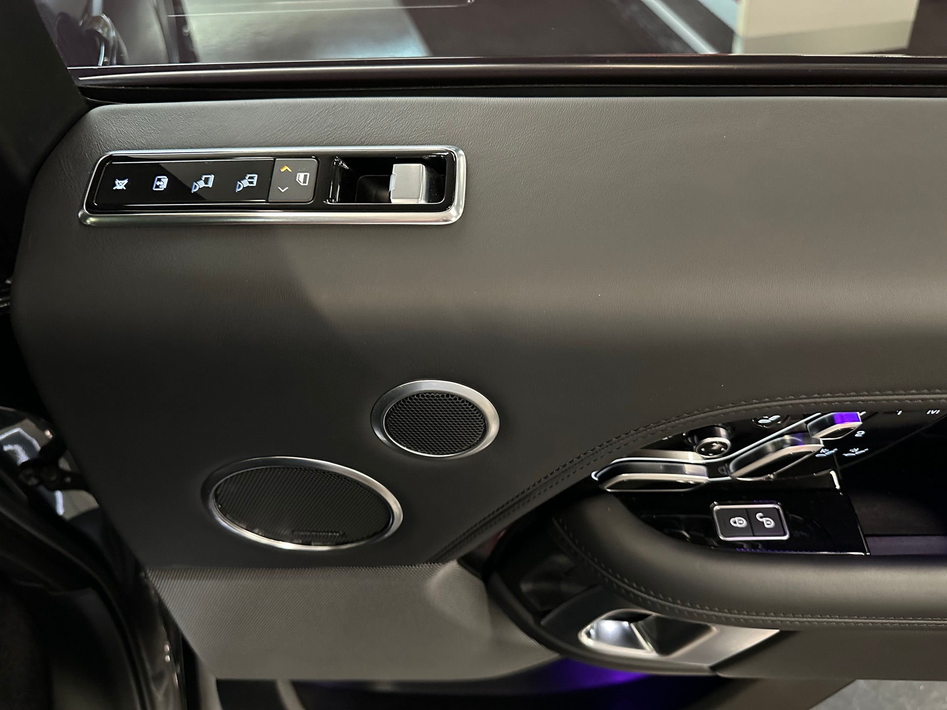 LAND ROVER Range Rover 4.4 SDV8 Autobiography Automatic-image-16