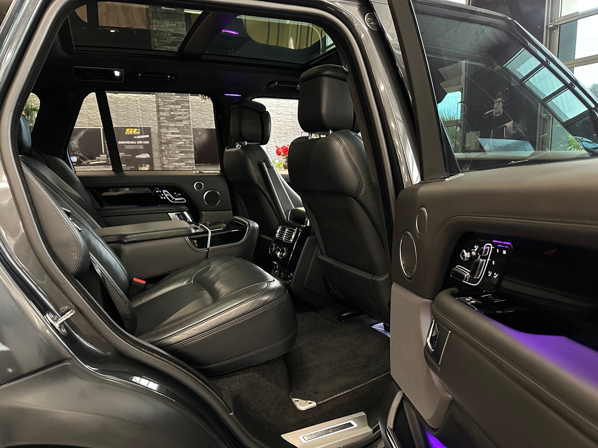 LAND ROVER Range Rover 4.4 SDV8 Autobiography Automatic-image-12