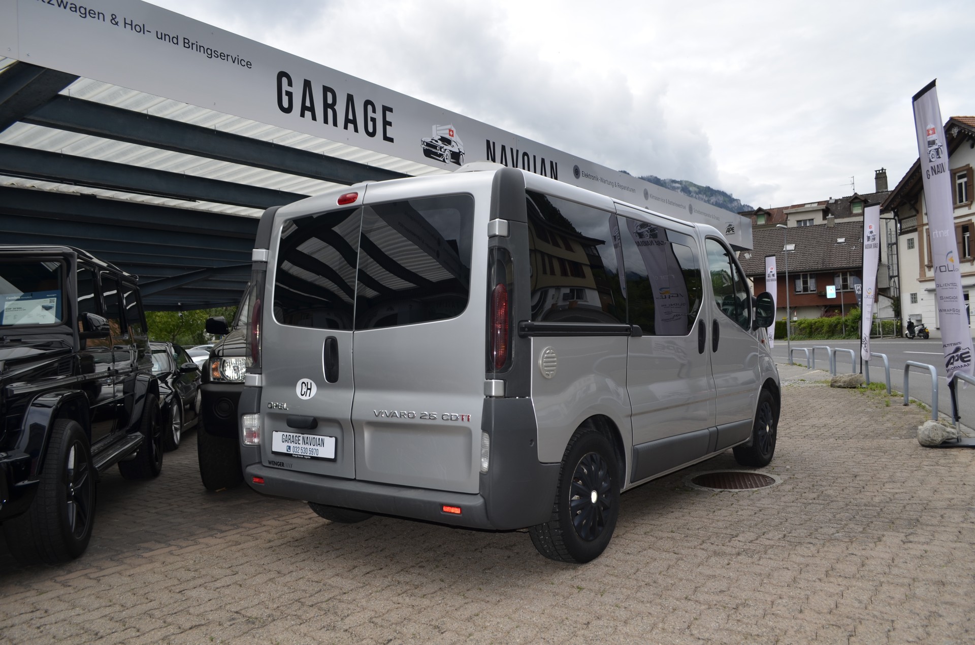 OPEL Vivaro 2.5 CDTI Tierwagen-image-4