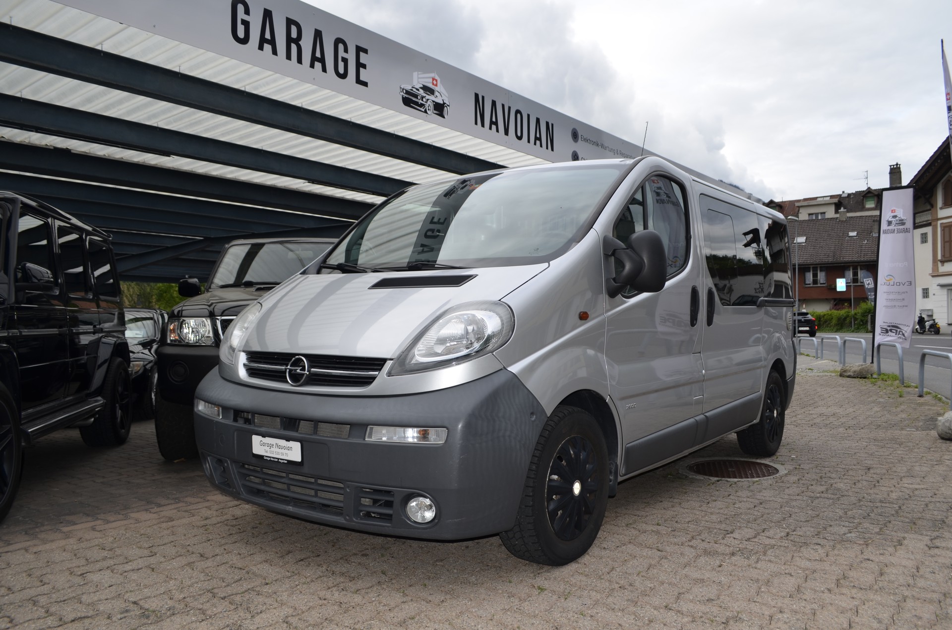 OPEL Vivaro 2.5 CDTI Tierwagen-image-3