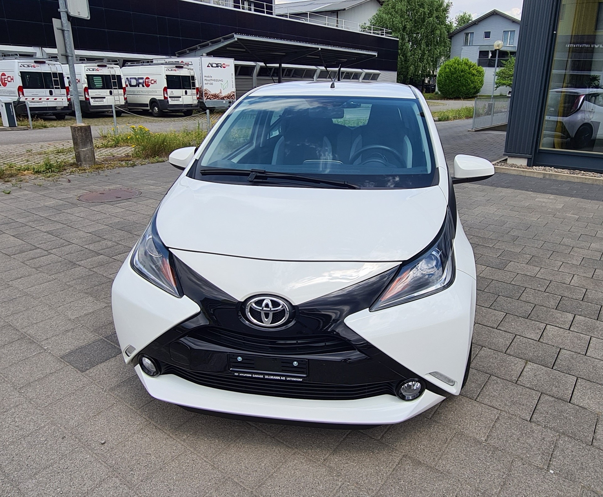 TOYOTA Aygo 1.0 VVT-i x-play-image-0