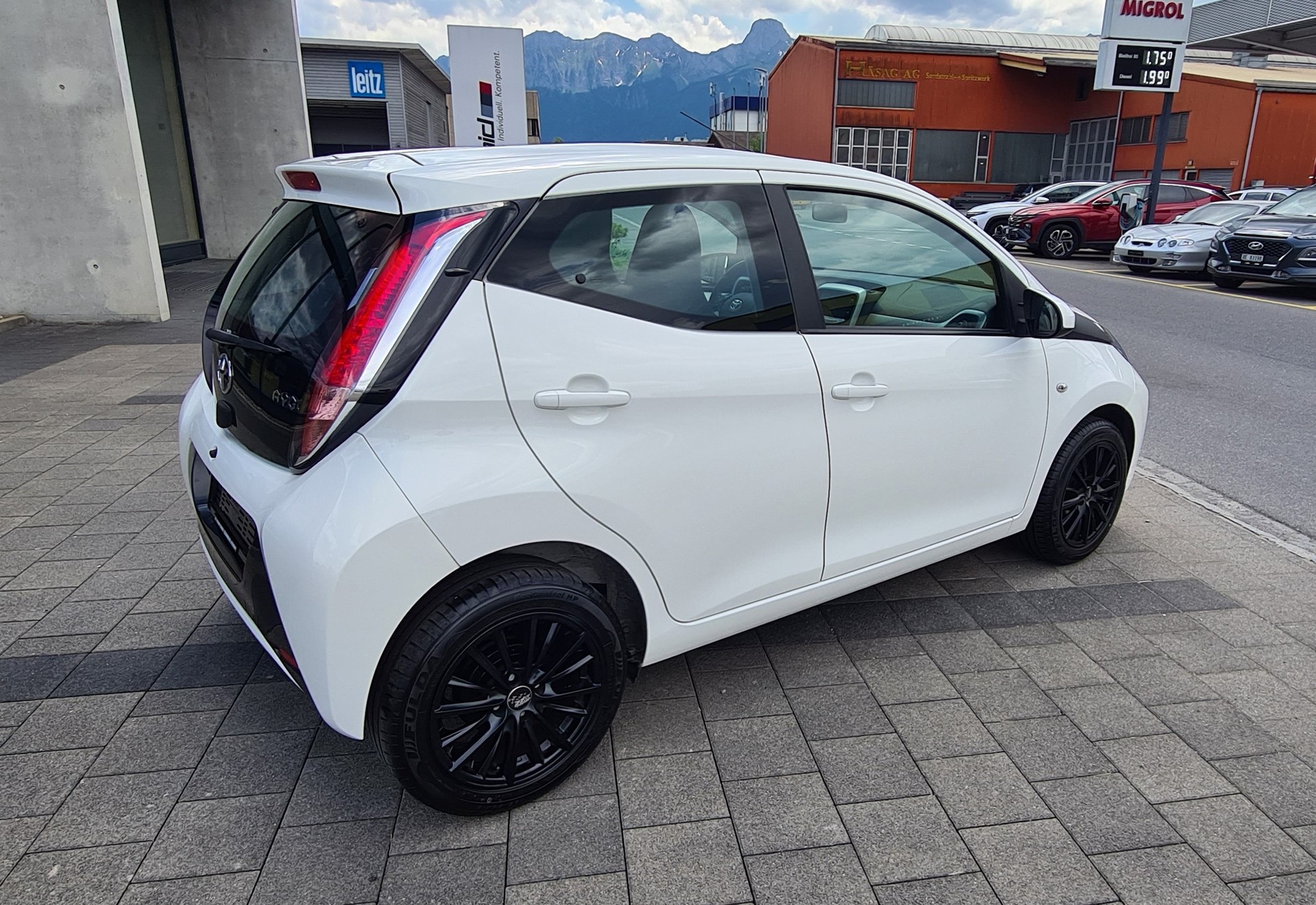 TOYOTA Aygo 1.0 VVT-i x-play-image-3