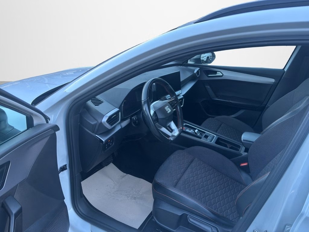SEAT Leon ST 1.5 eTSI mHEV DSG FR-image-8