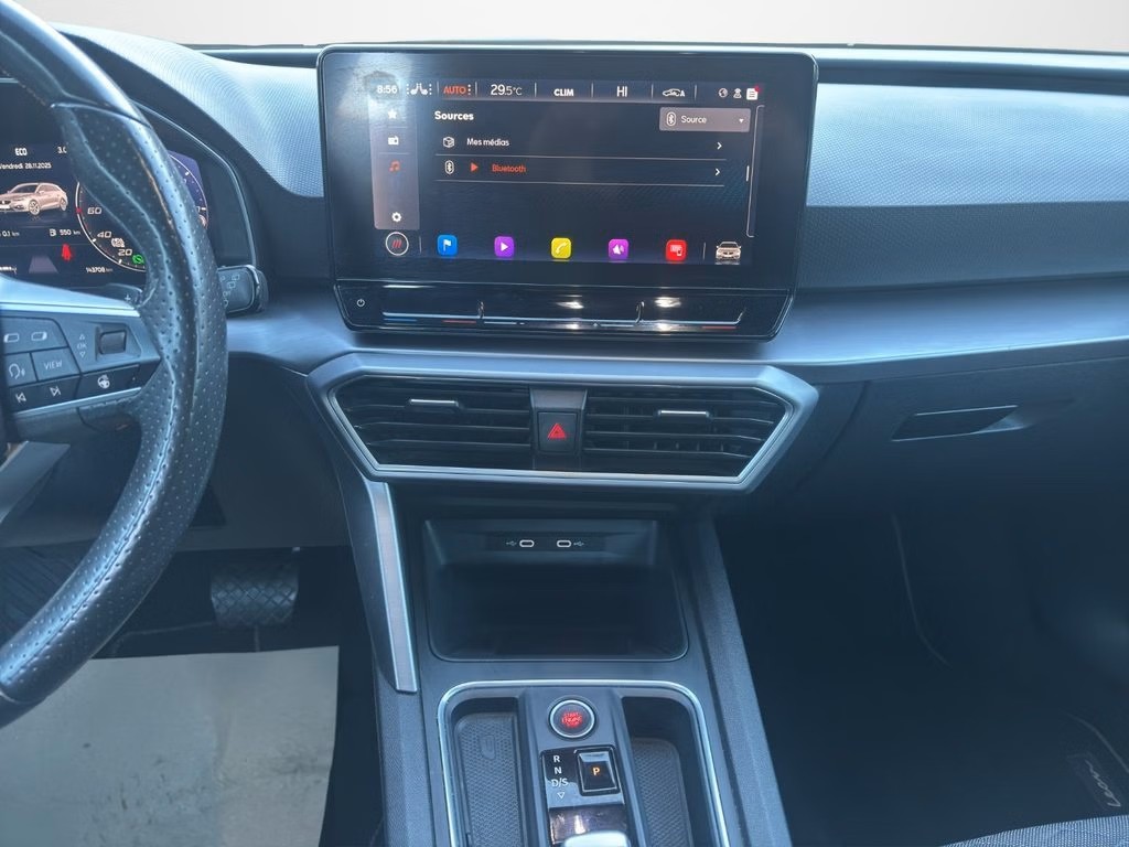 SEAT Leon ST 1.5 eTSI mHEV DSG FR-image-12