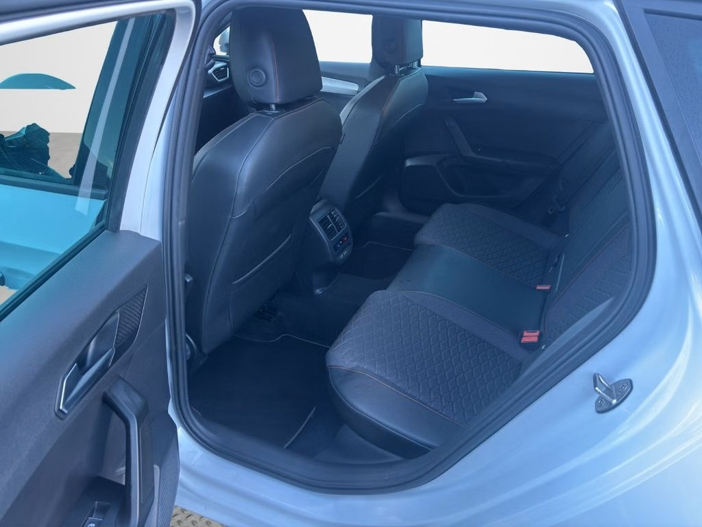 SEAT Leon ST 1.5 eTSI mHEV DSG FR-image-10