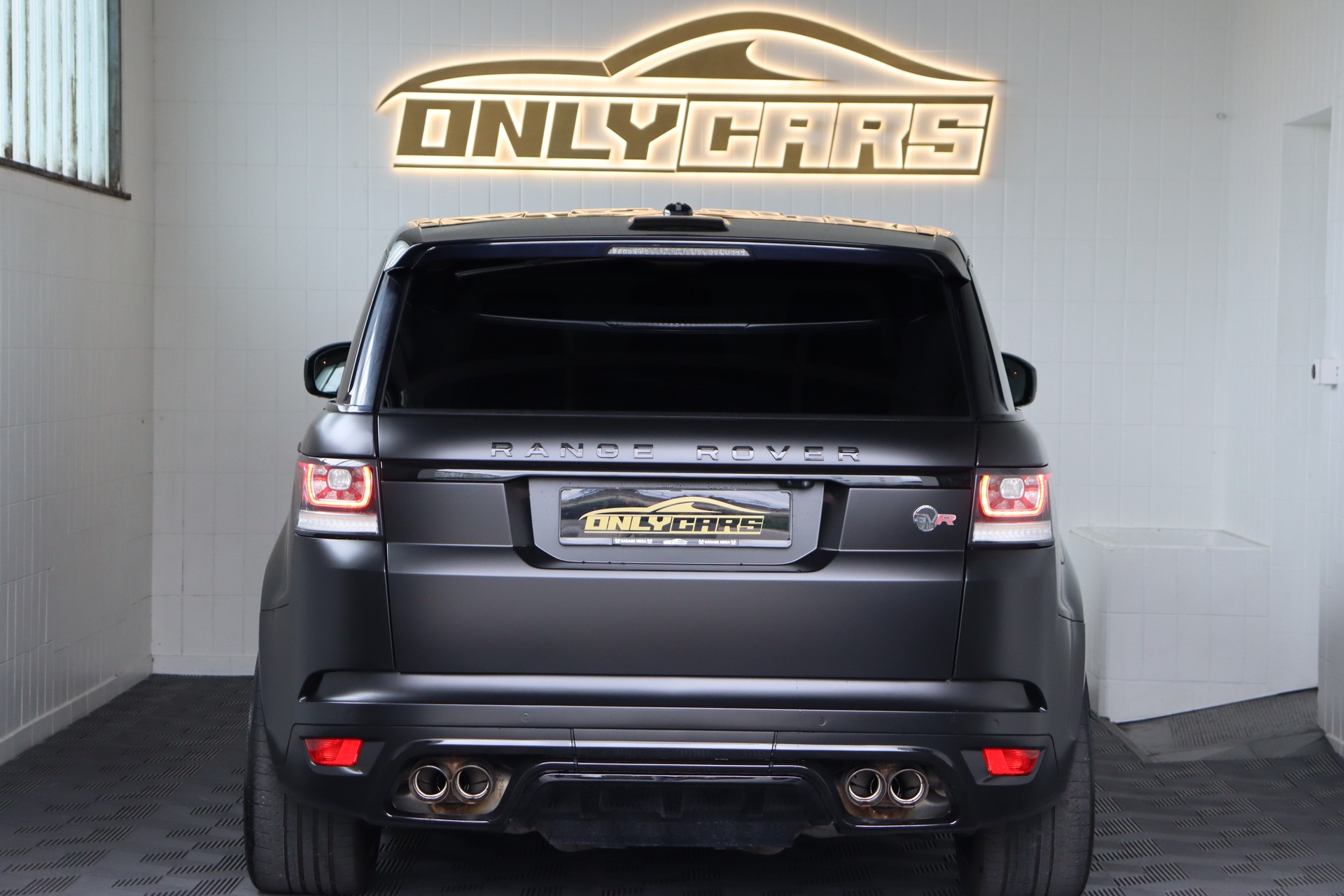 LAND ROVER RANGE ROVER SPORT 4.4 SDV8 AUTOBIOGRAPHY DYNAMIC A ** SVR UMBAU ** CUSTOM FELGEN ** MATTSCHWARZ **-image-7