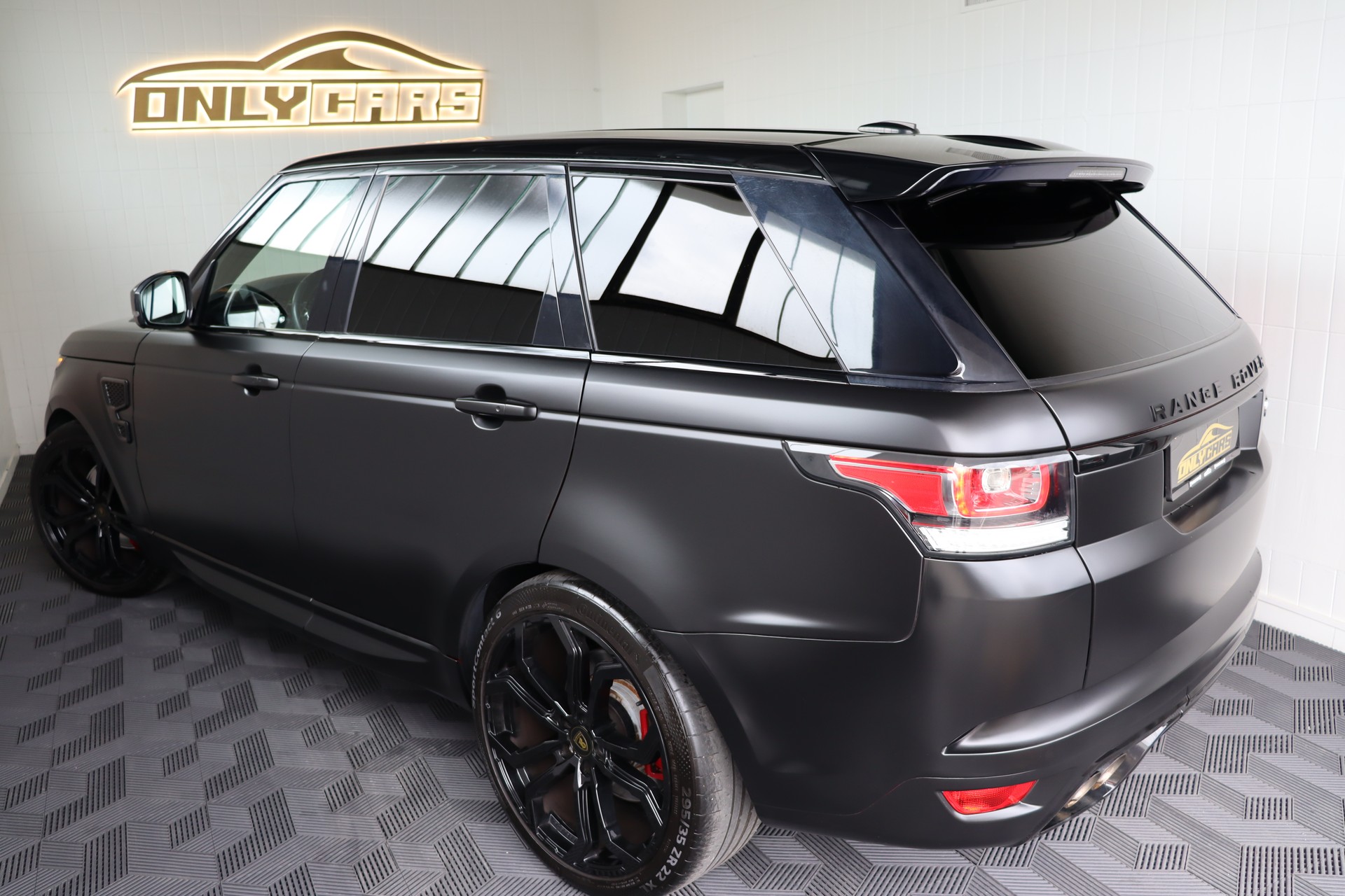 LAND ROVER RANGE ROVER SPORT 4.4 SDV8 AUTOBIOGRAPHY DYNAMIC A ** SVR UMBAU ** CUSTOM FELGEN ** MATTSCHWARZ **-image-8