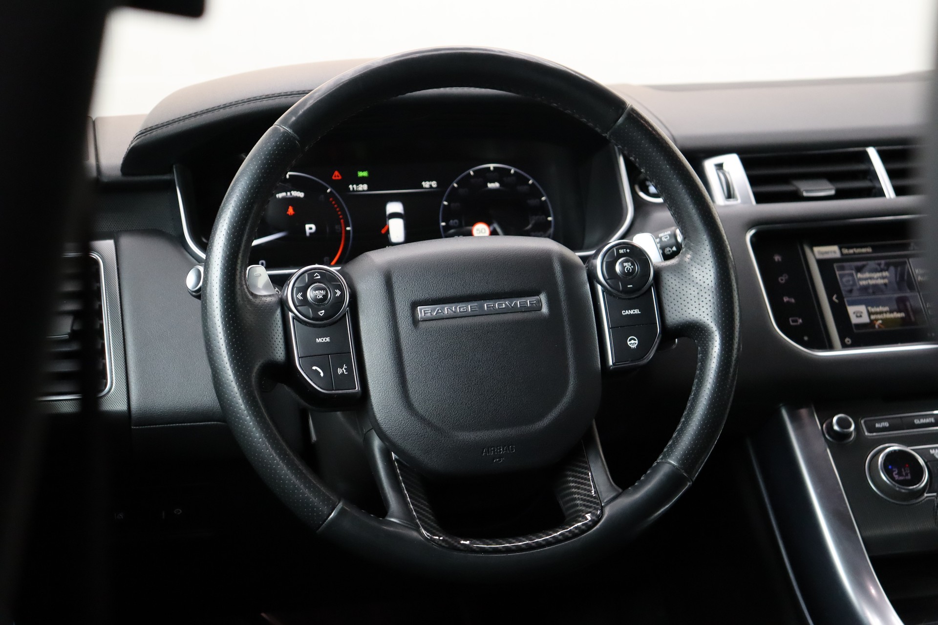 LAND ROVER RANGE ROVER SPORT 4.4 SDV8 AUTOBIOGRAPHY DYNAMIC A ** SVR UMBAU ** CUSTOM FELGEN ** MATTSCHWARZ **-image-21