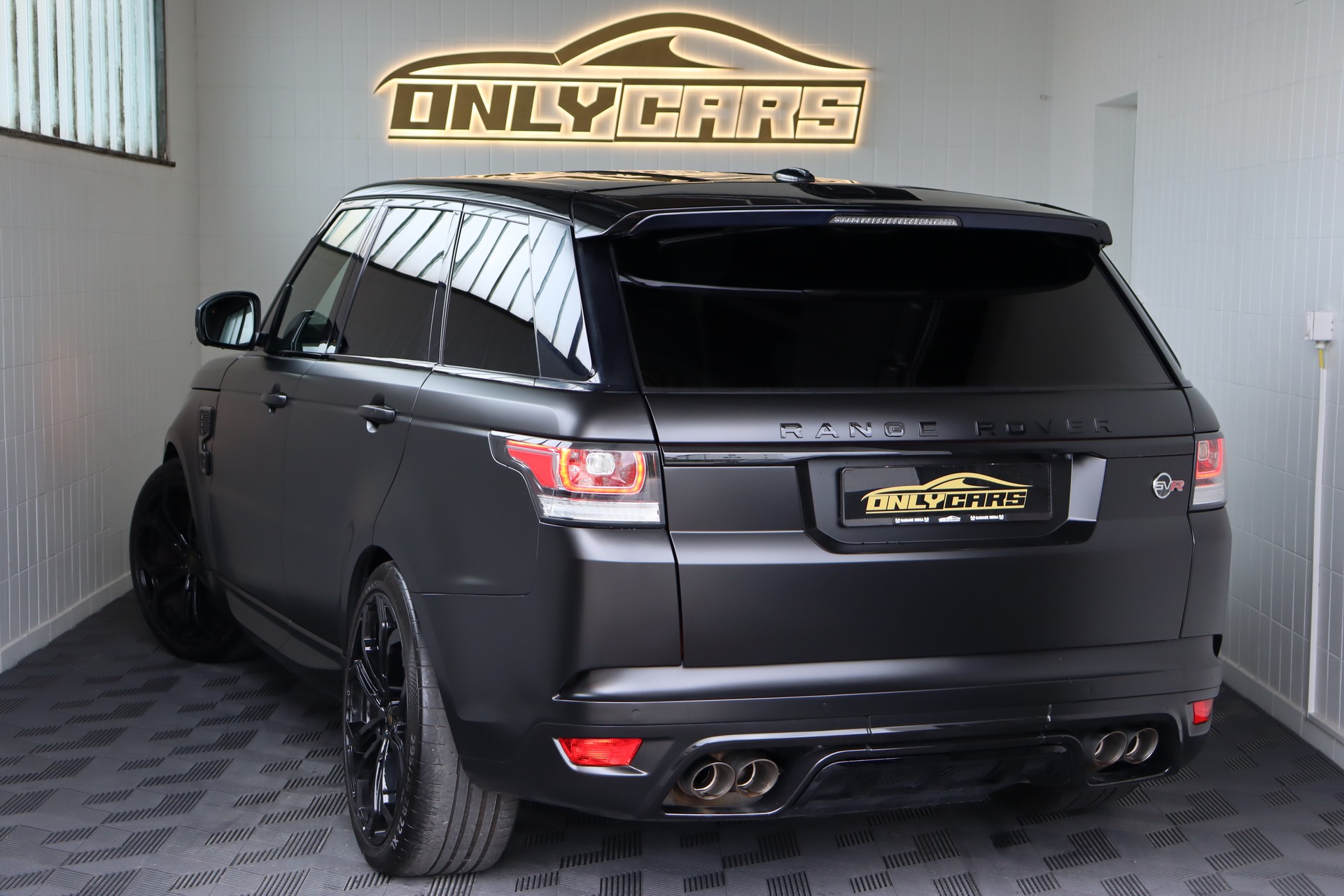 LAND ROVER RANGE ROVER SPORT 4.4 SDV8 AUTOBIOGRAPHY DYNAMIC A ** SVR UMBAU ** CUSTOM FELGEN ** MATTSCHWARZ **-image-6
