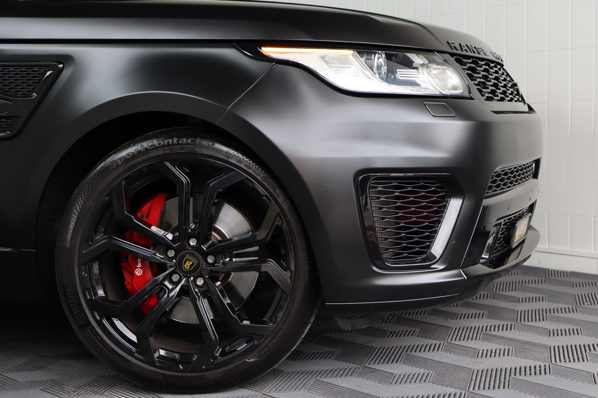 LAND ROVER RANGE ROVER SPORT 4.4 SDV8 AUTOBIOGRAPHY DYNAMIC A ** SVR UMBAU ** CUSTOM FELGEN ** MATTSCHWARZ **-image-3