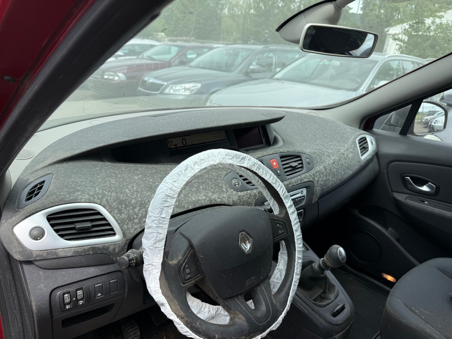 RENAULT Grand Scénic 1.6 16V Expression-image-11