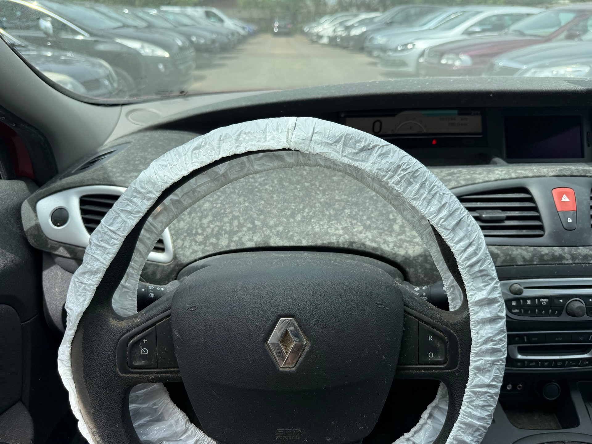 RENAULT Grand Scénic 1.6 16V Expression-image-12