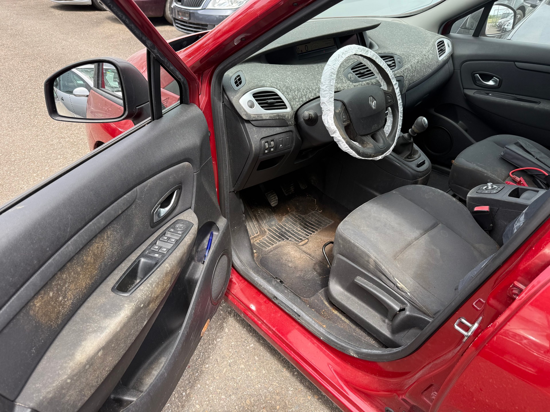 RENAULT Grand Scénic 1.6 16V Expression-image-10