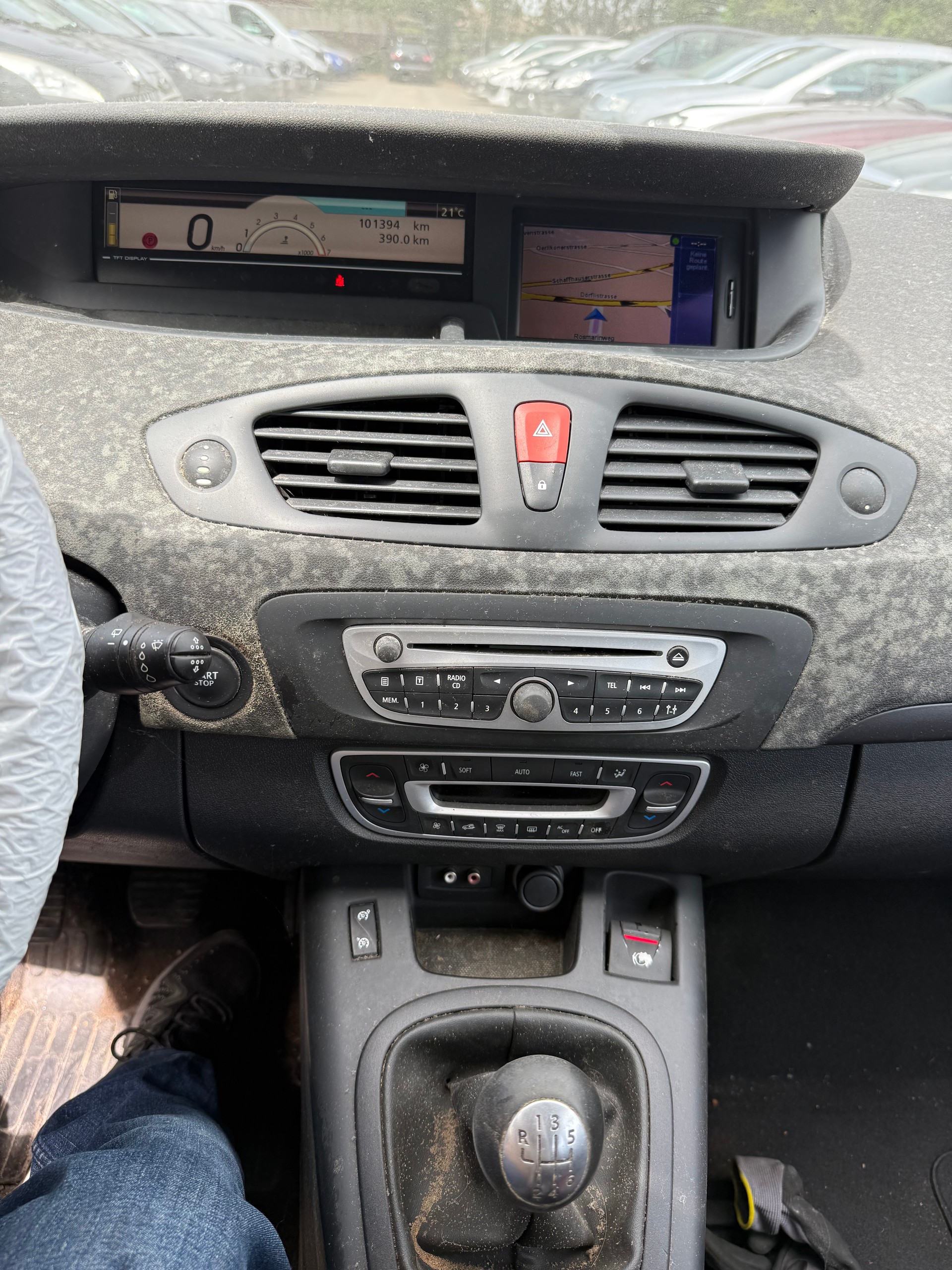 RENAULT Grand Scénic 1.6 16V Expression-image-13