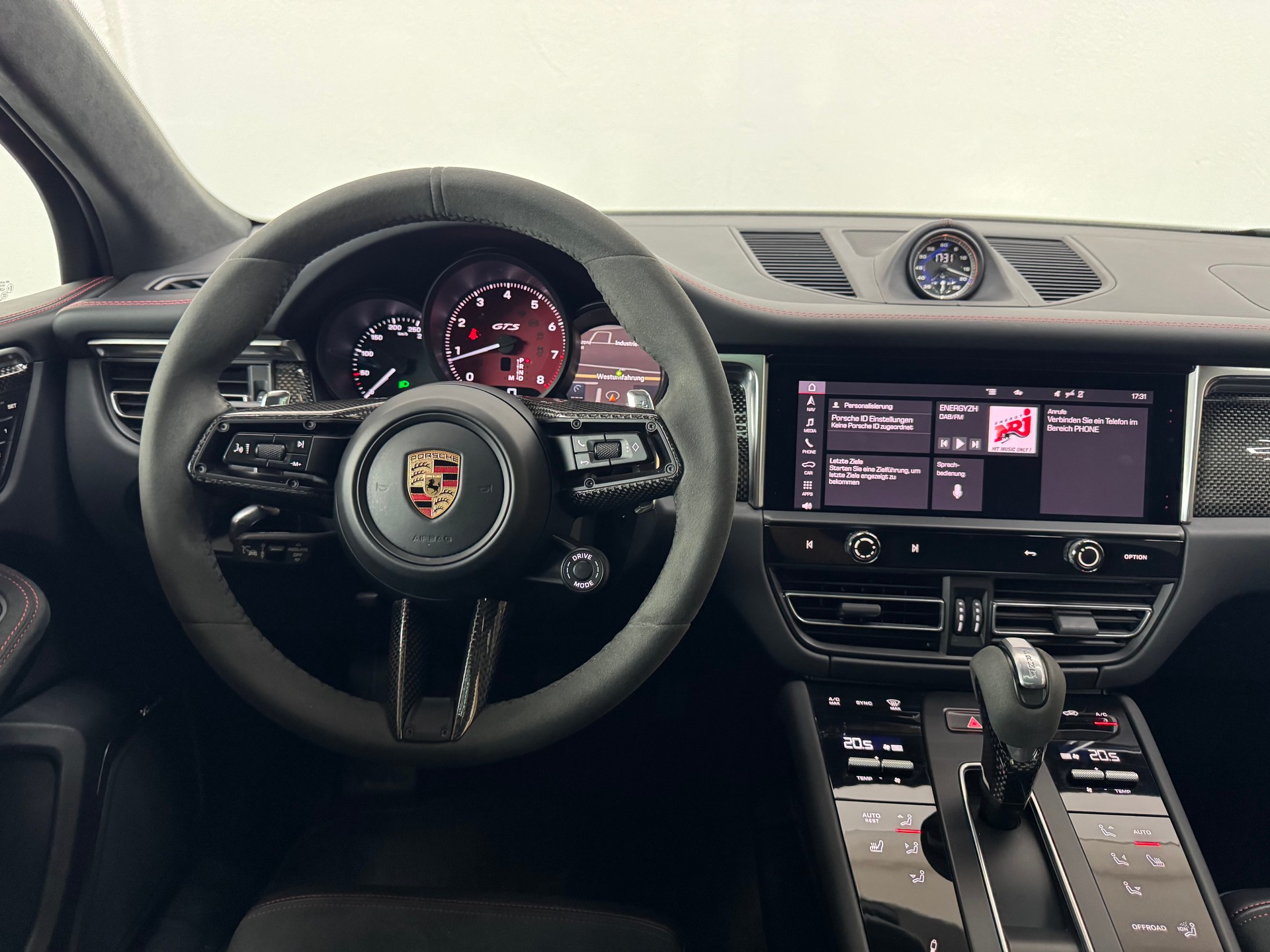 PORSCHE Macan GTS PDK | Facelift | Porsche Approved-image-17