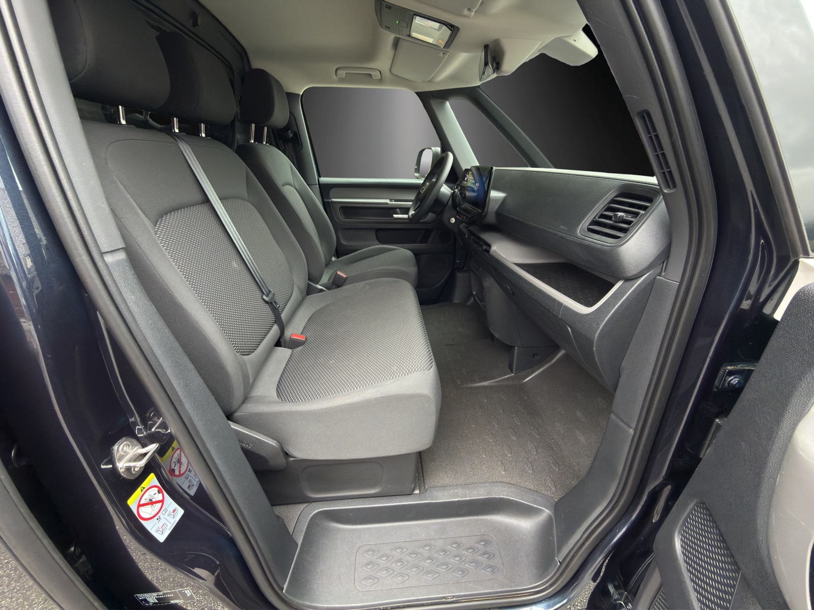 VW ID. Buzz Cargo-image-8