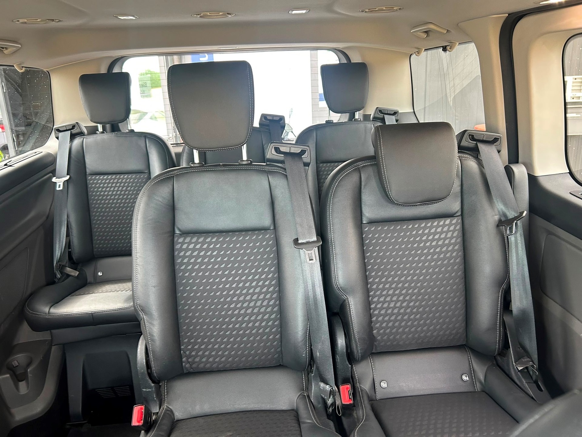 FORD Tourneo Custom 320 L1H1 Sport A-image-6