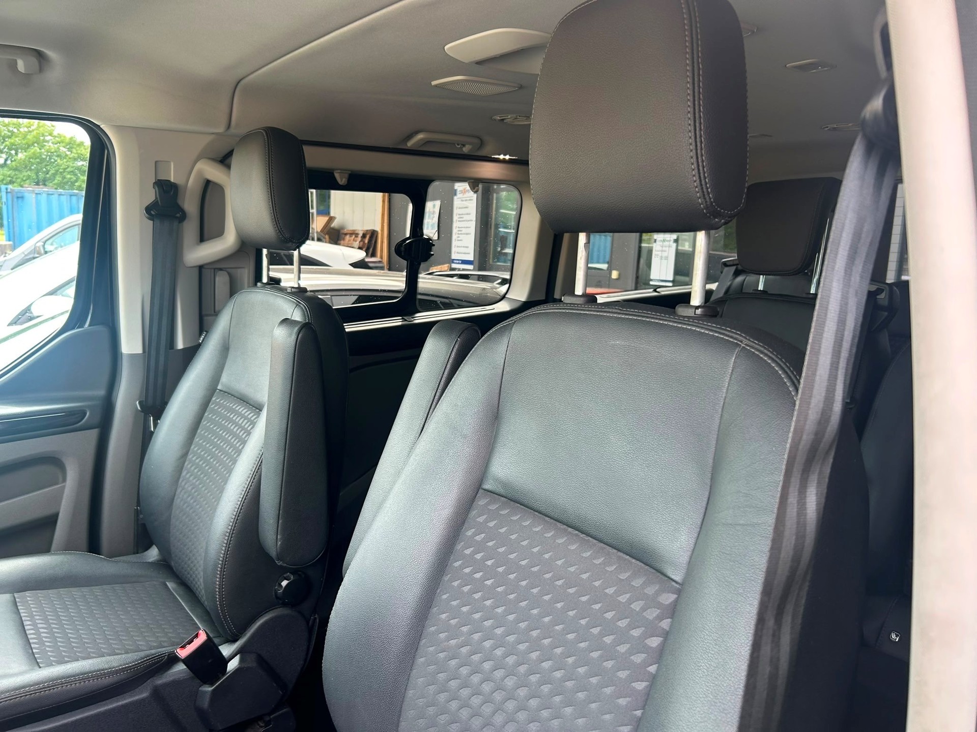 FORD Tourneo Custom 320 L1H1 Sport A-image-5