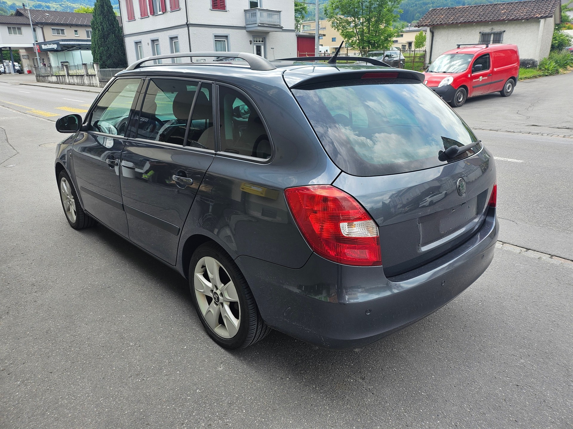 SKODA 1.9 TDI DPF Ambiente-image-1