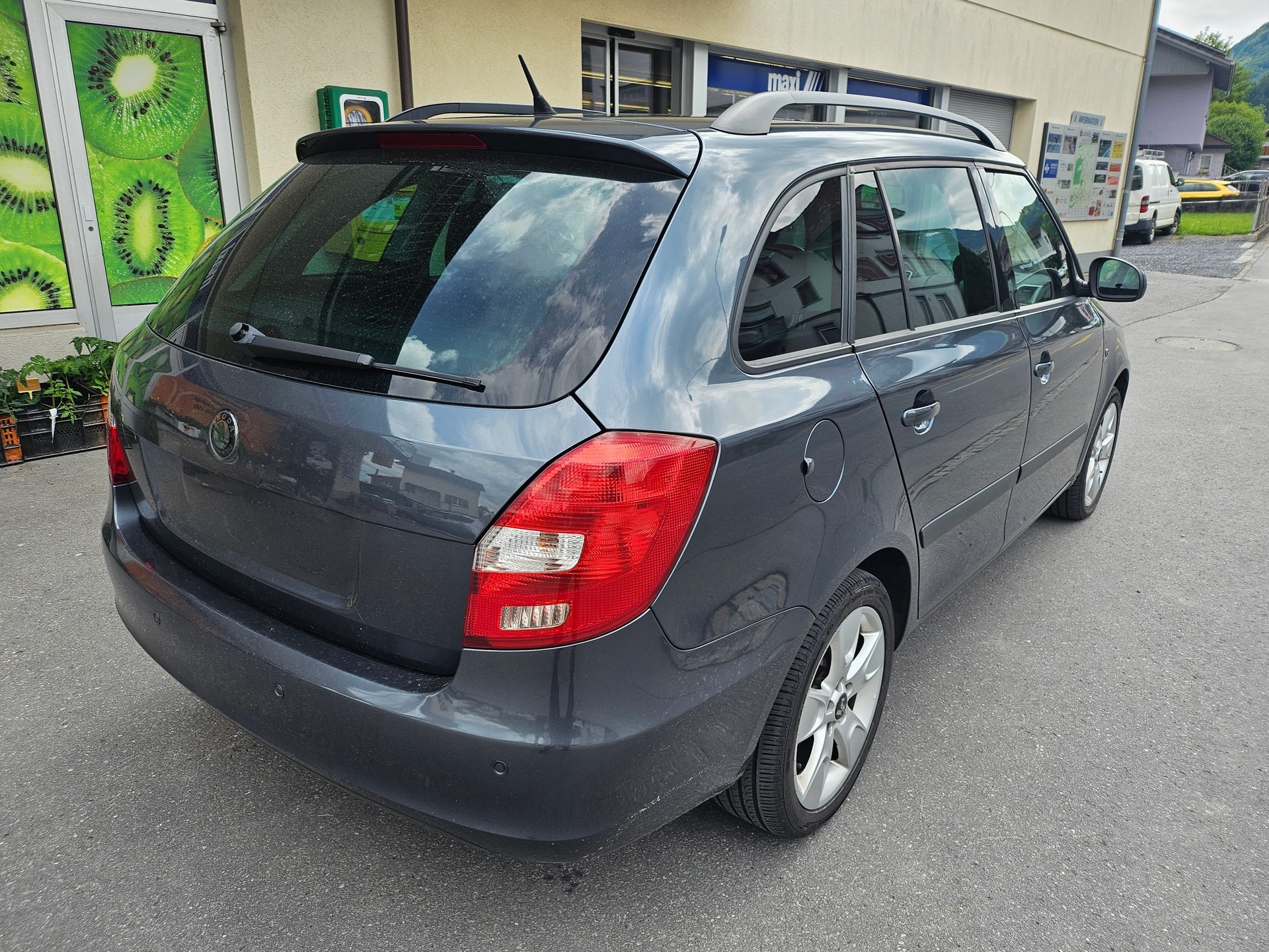 SKODA 1.9 TDI DPF Ambiente-image-2