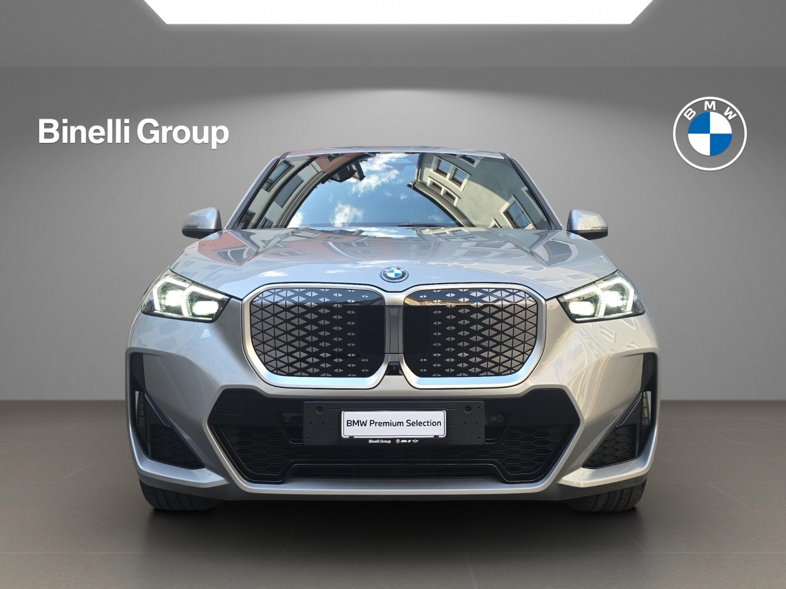 BMW iX1 30 xDrive M-Sport Paket-image-8