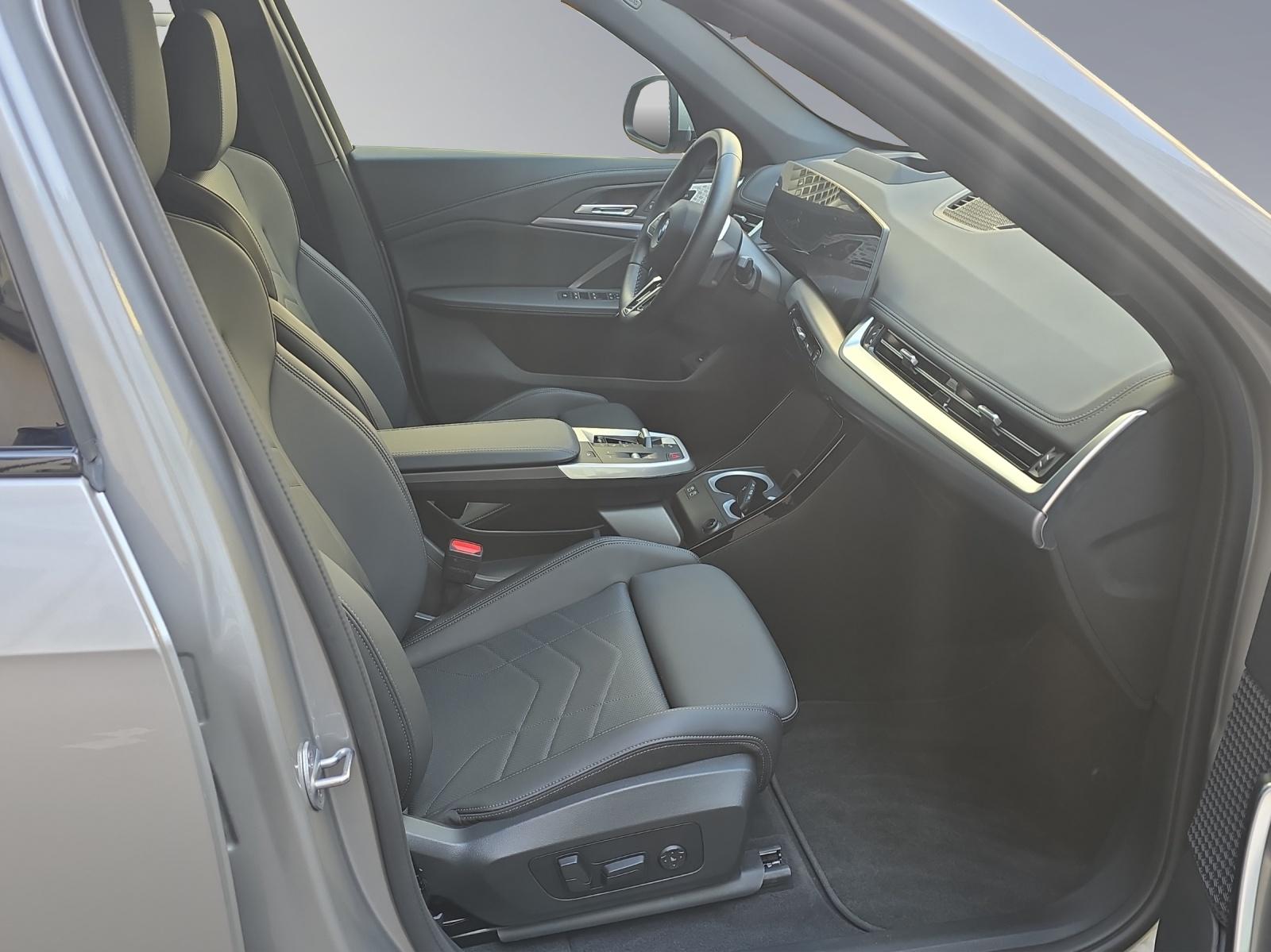 BMW iX1 30 xDrive M-Sport Paket-image-17
