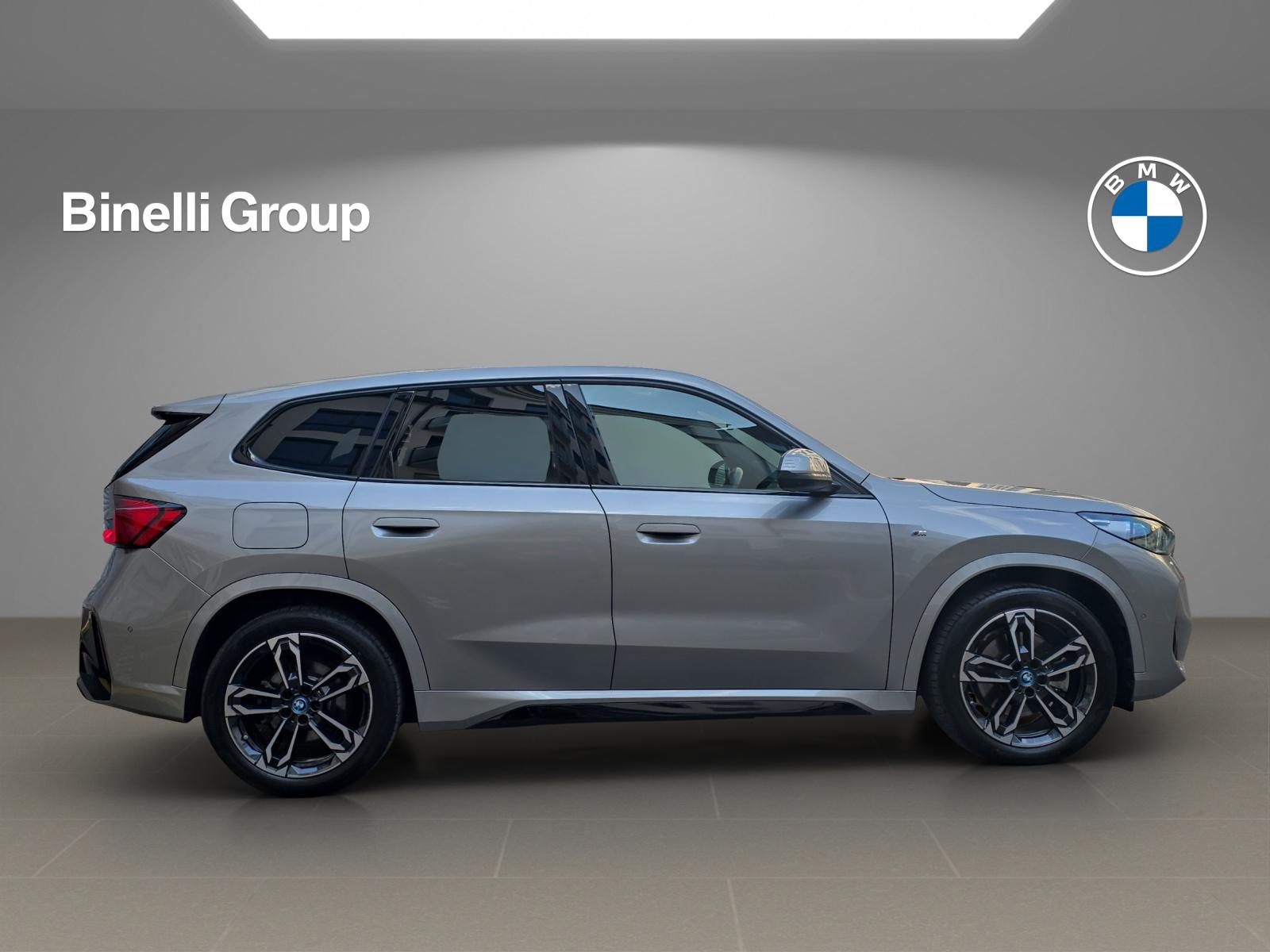 BMW iX1 30 xDrive M-Sport Paket-image-6