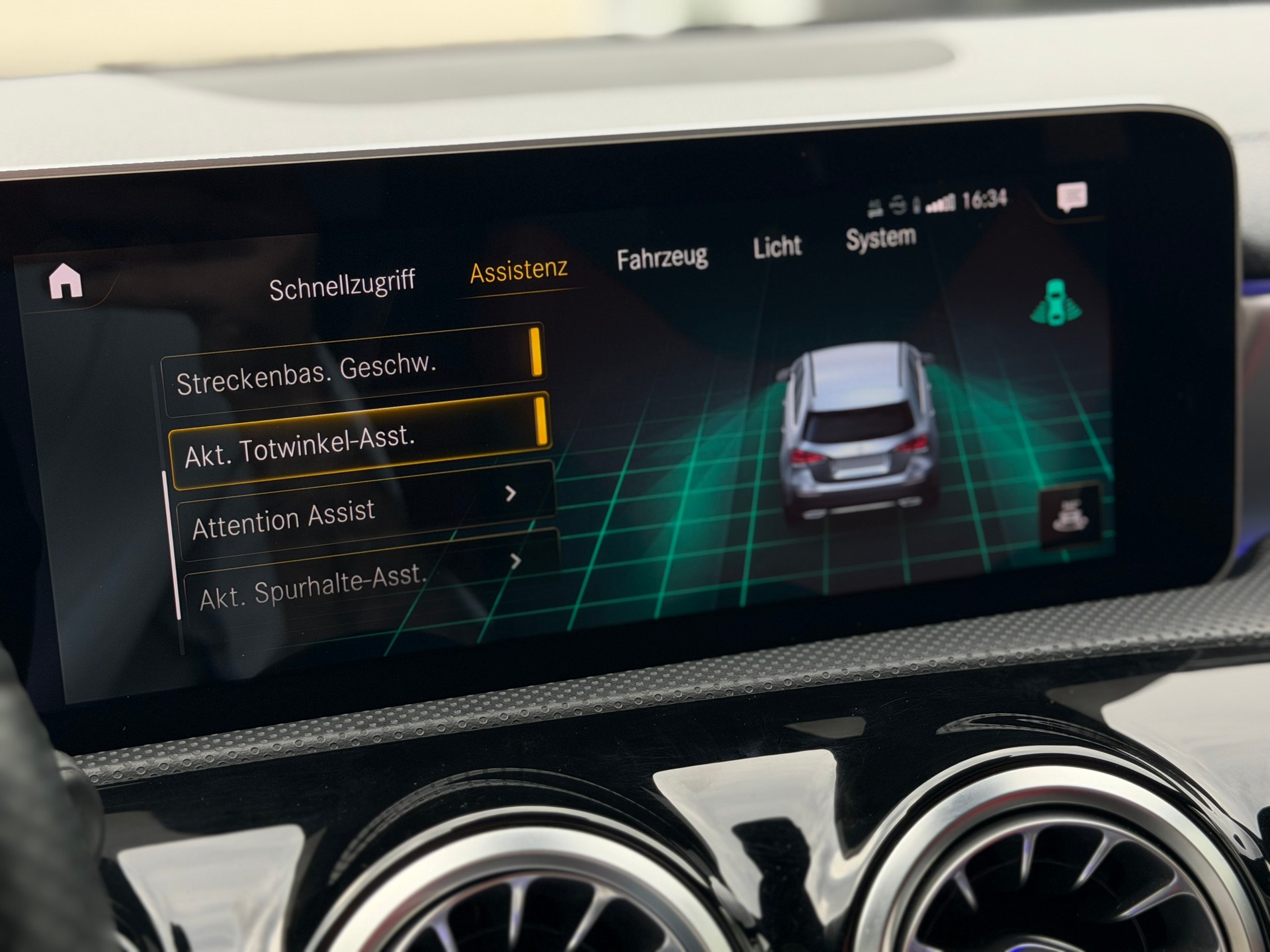 MERCEDES-BENZ A 250 4Matic AMG Line 4Matic 7G-DCT-image-24