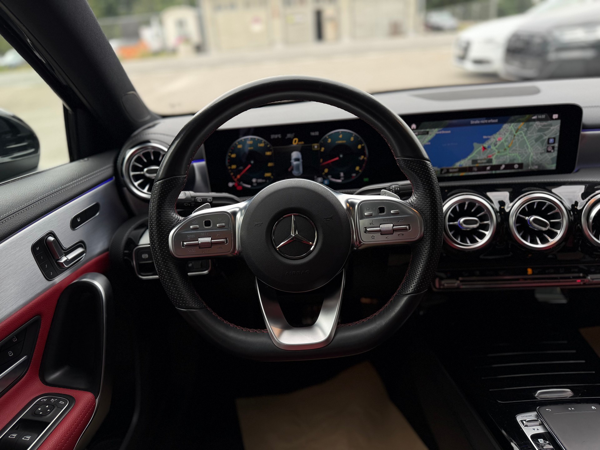 MERCEDES-BENZ A 250 4Matic AMG Line 4Matic 7G-DCT-image-16