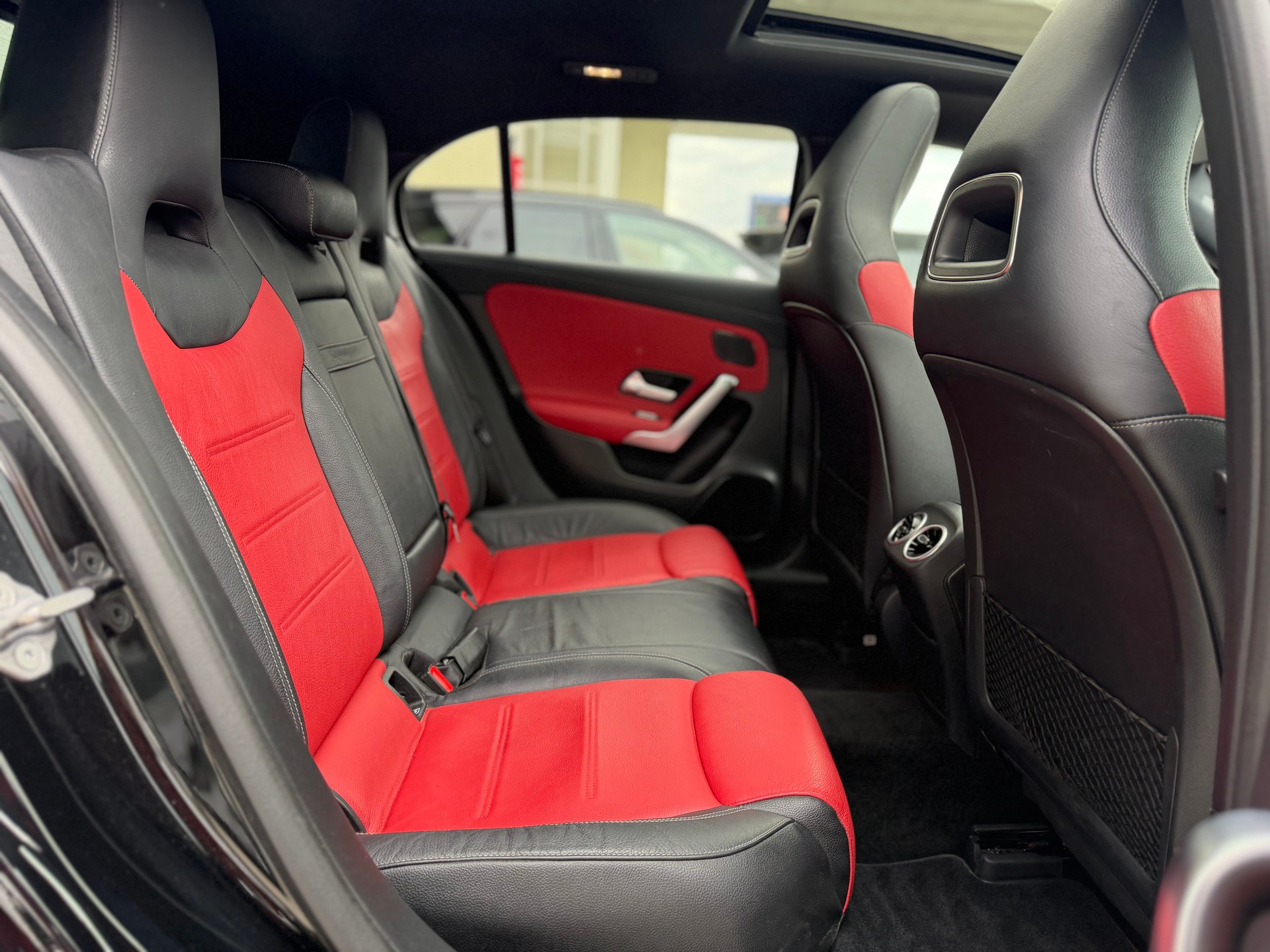 MERCEDES-BENZ A 250 4Matic AMG Line 4Matic 7G-DCT-image-13