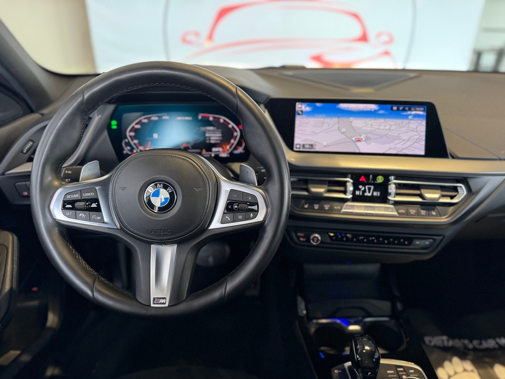 BMW M135i xDrive Steptronic-image-23