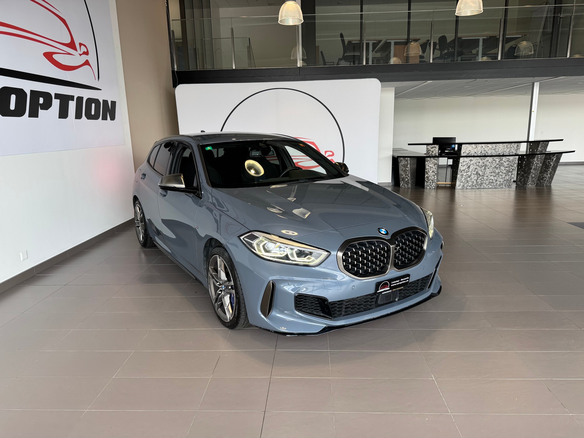 BMW M135i xDrive Steptronic-image-4