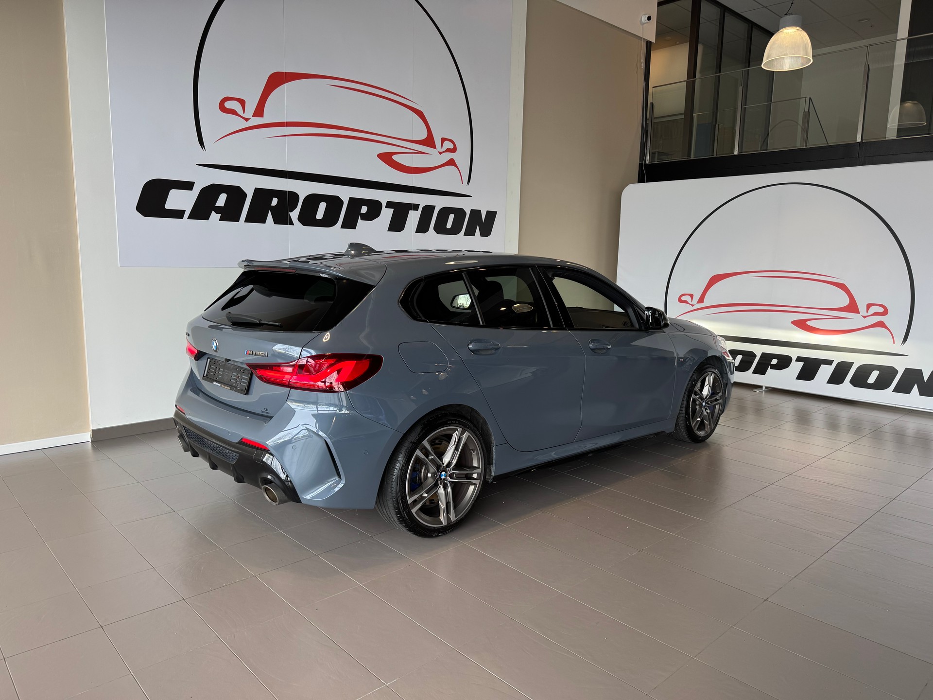 BMW M135i xDrive Steptronic-image-10