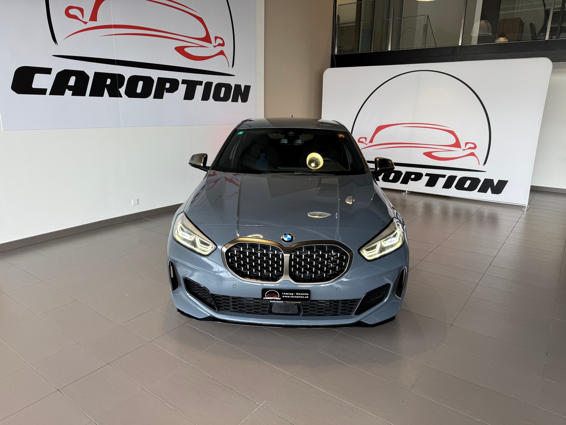 BMW M135i xDrive Steptronic-image-2
