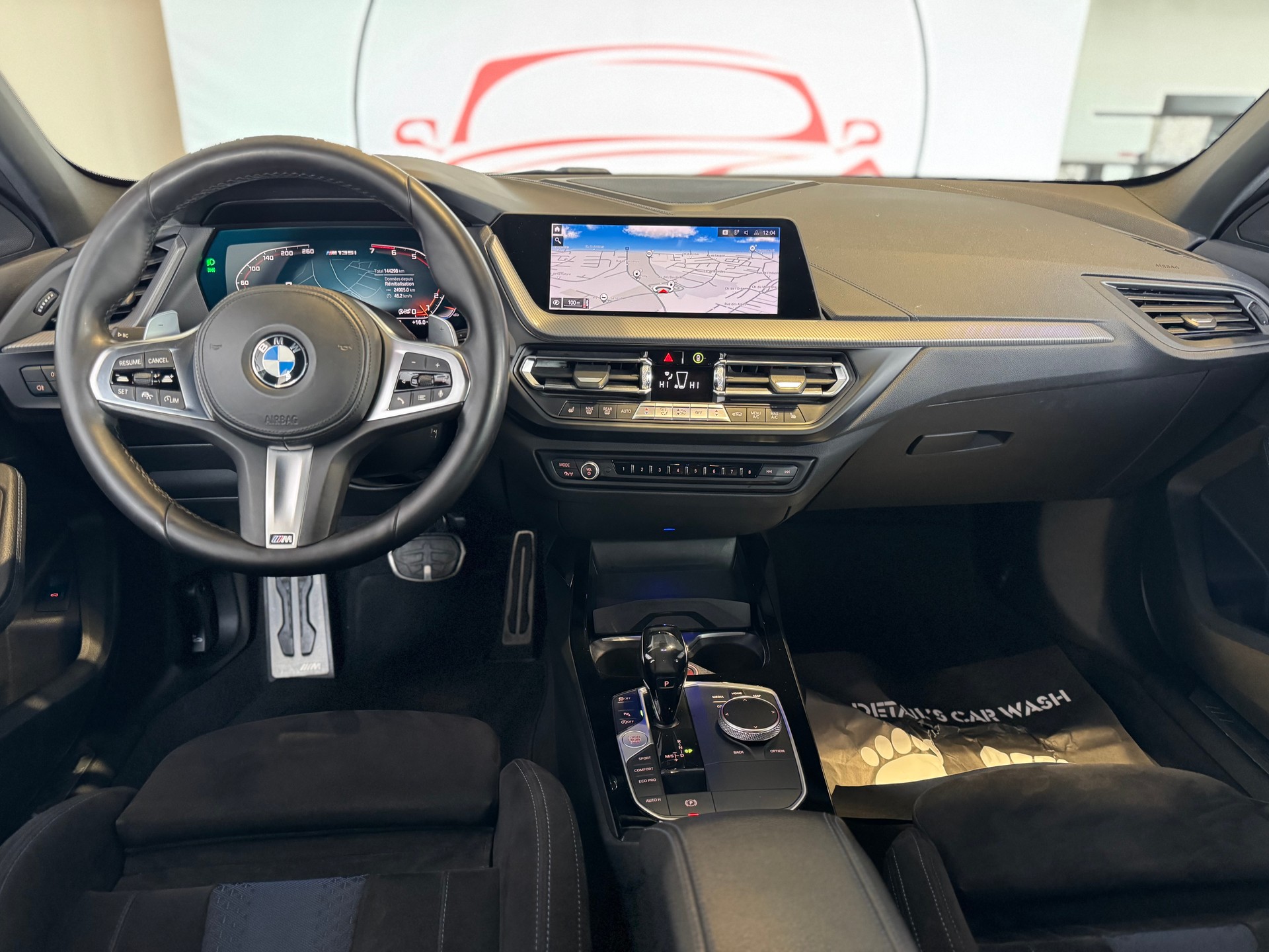 BMW M135i xDrive Steptronic-image-22