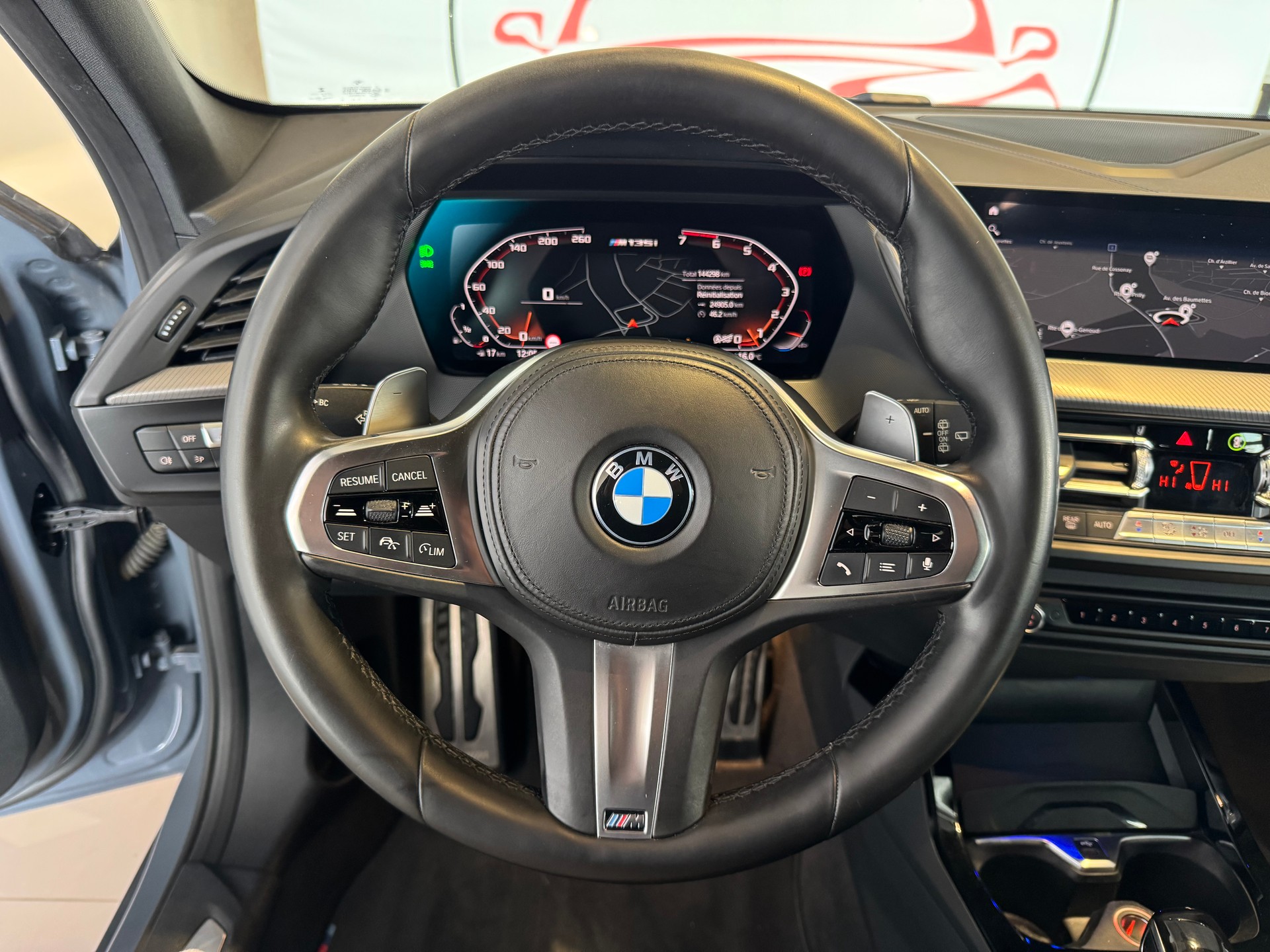 BMW M135i xDrive Steptronic-image-19