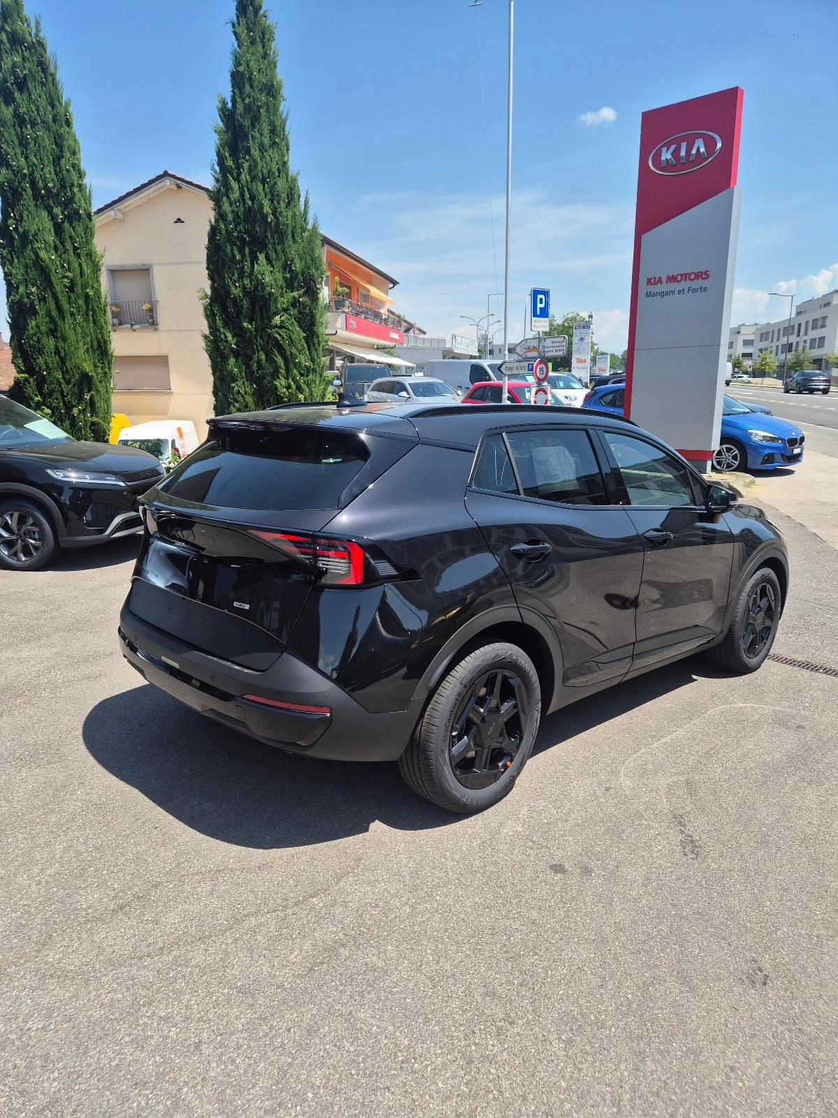 KIA Sportage 1.6 T-GDi Hybrid Black Edition-image-3