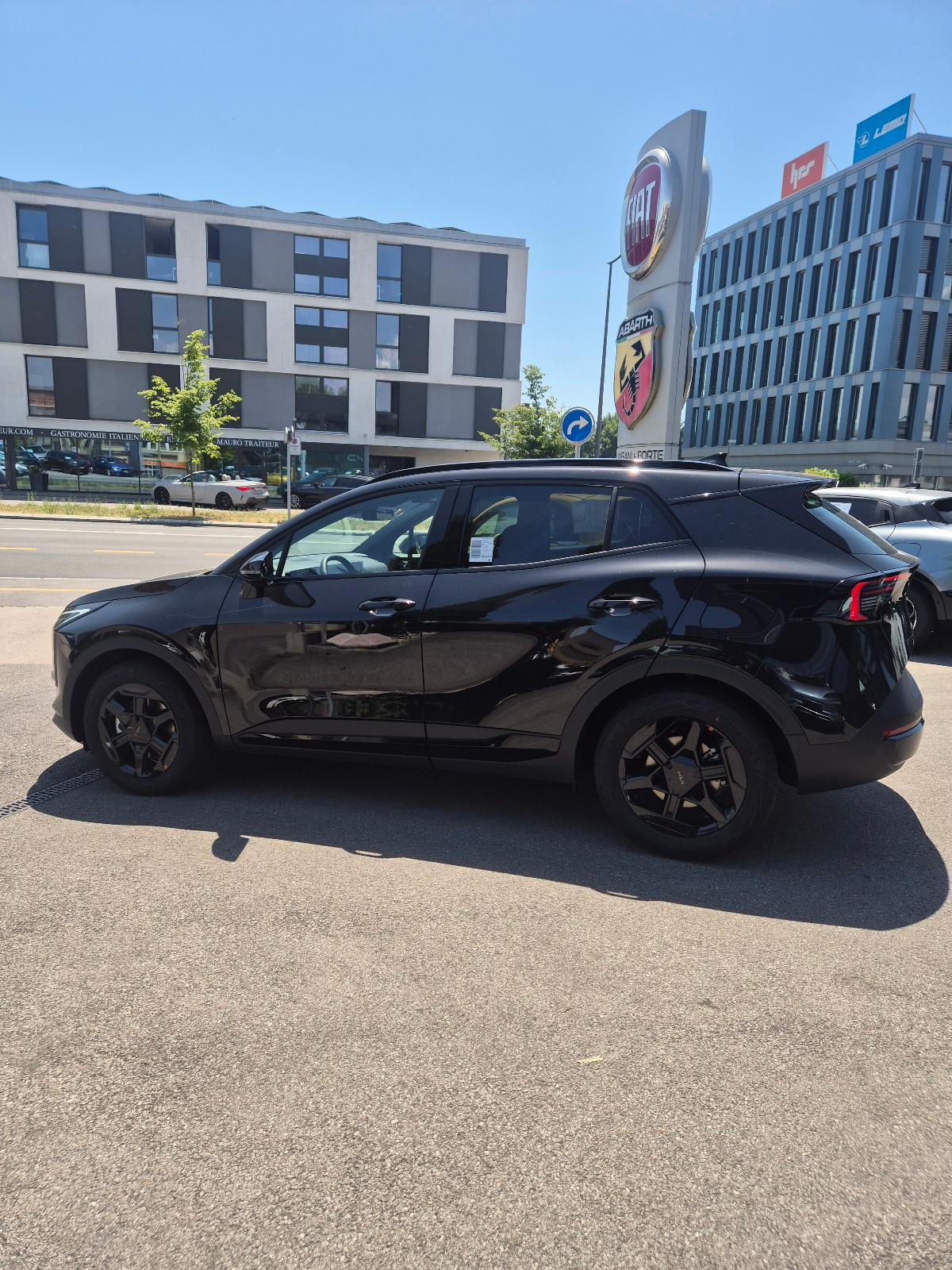 KIA Sportage 1.6 T-GDi Hybrid Black Edition-image-4