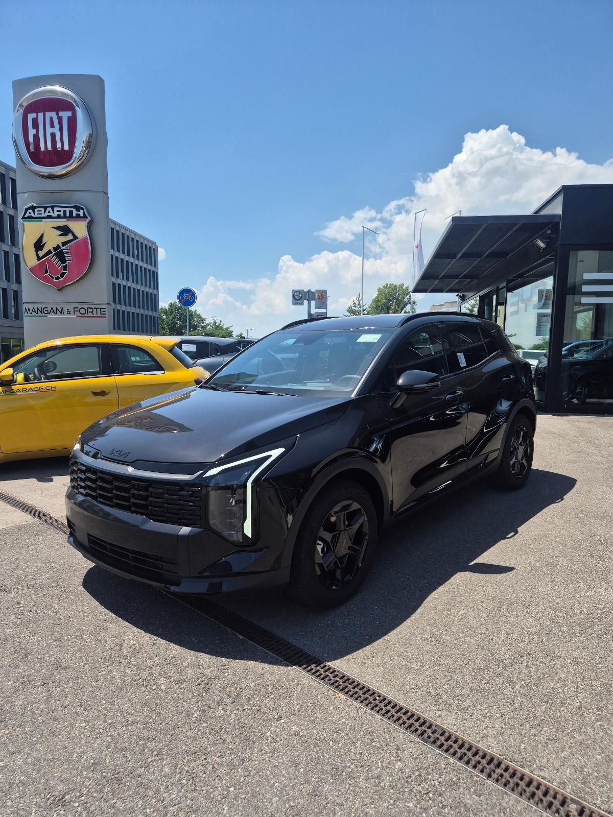 KIA Sportage 1.6 T-GDi Hybrid Black Edition-image-0